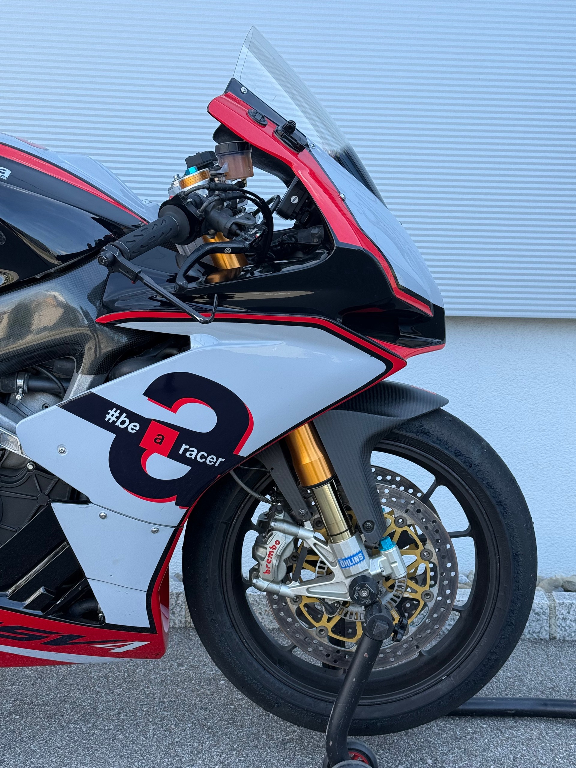 APRILIA RSV4 RR APX-showroom-element-3