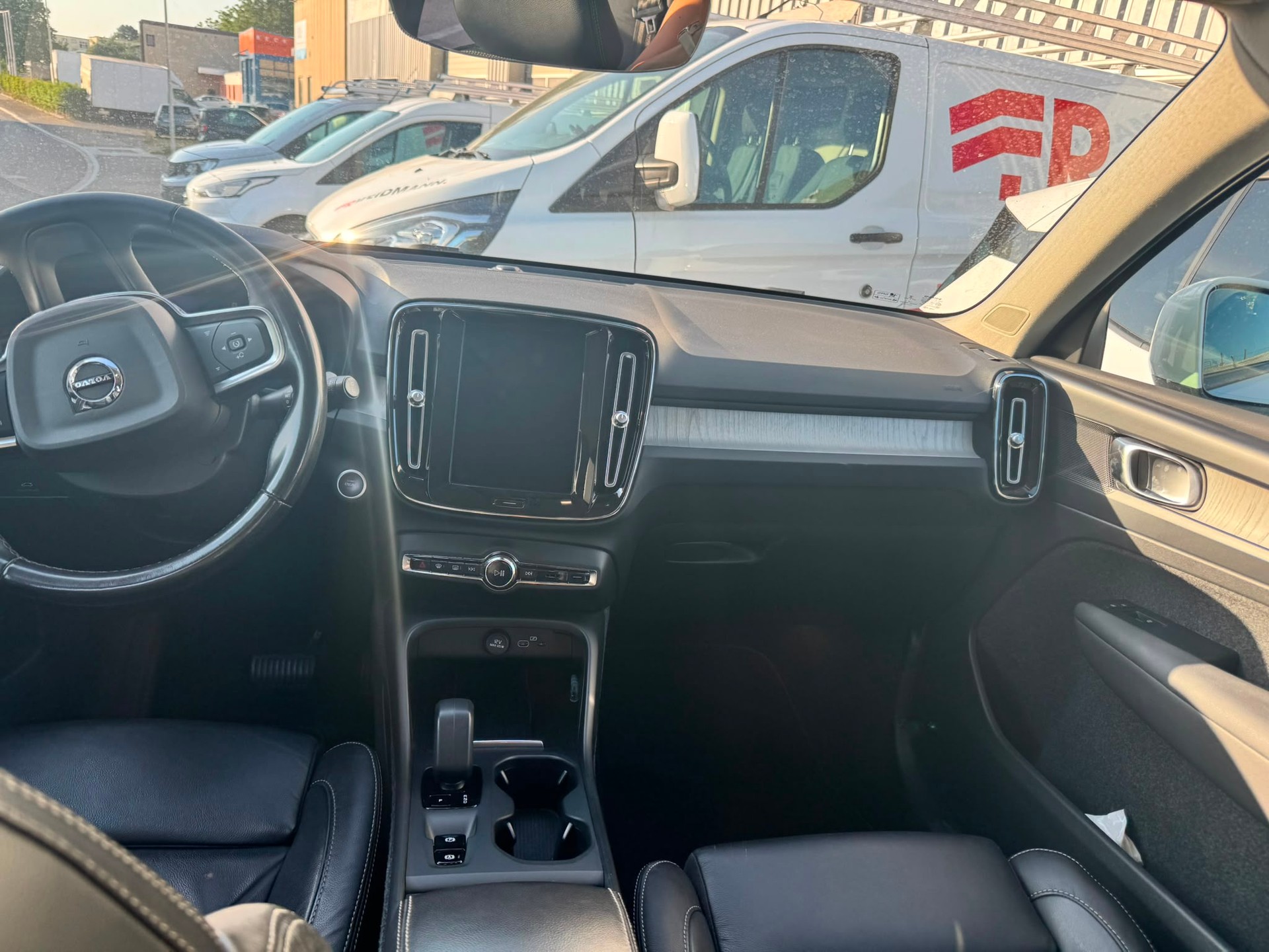 VOLVO 2.0 B3 MH Essential-image-3