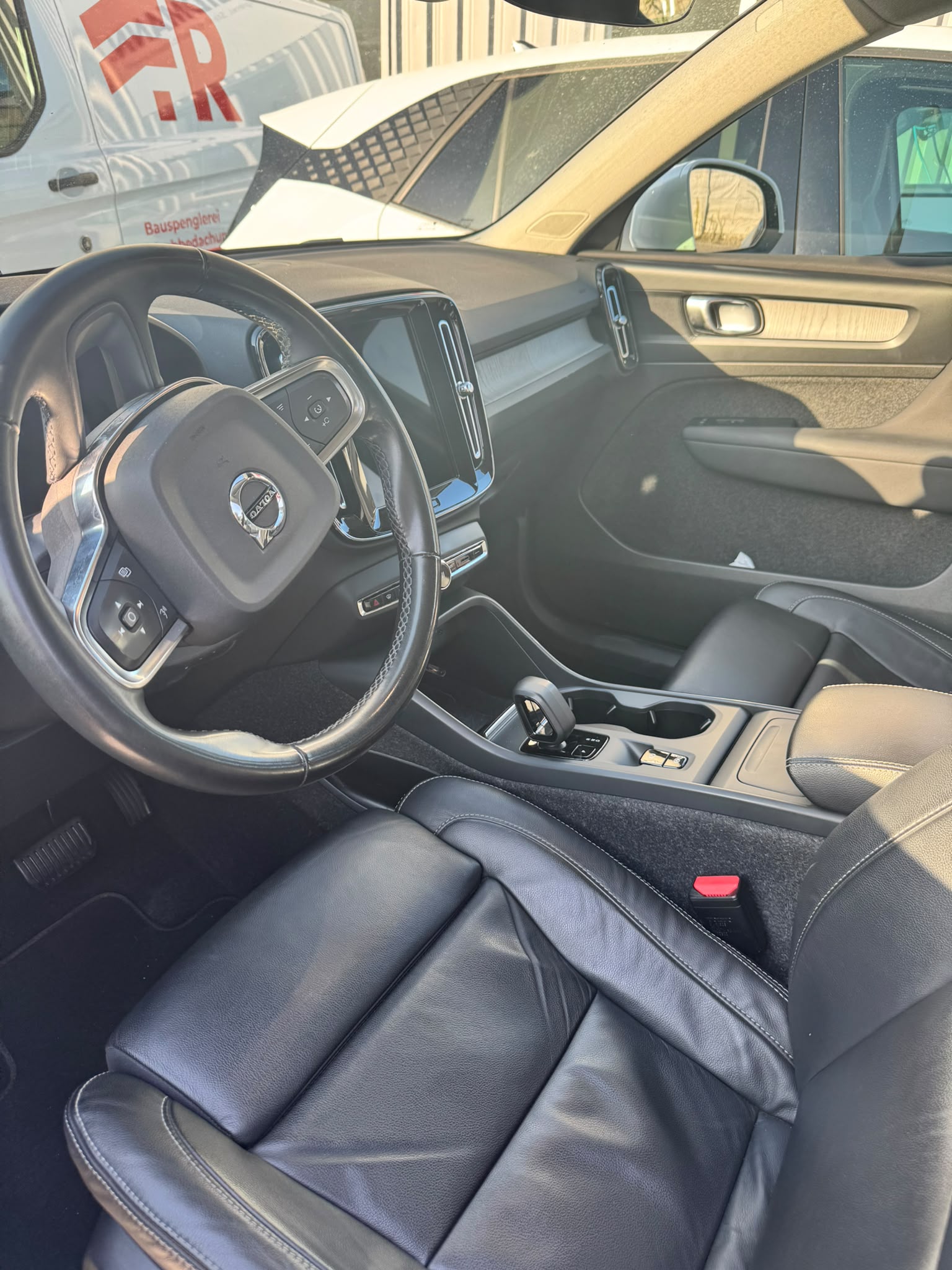 VOLVO 2.0 B3 MH Essential-image-5