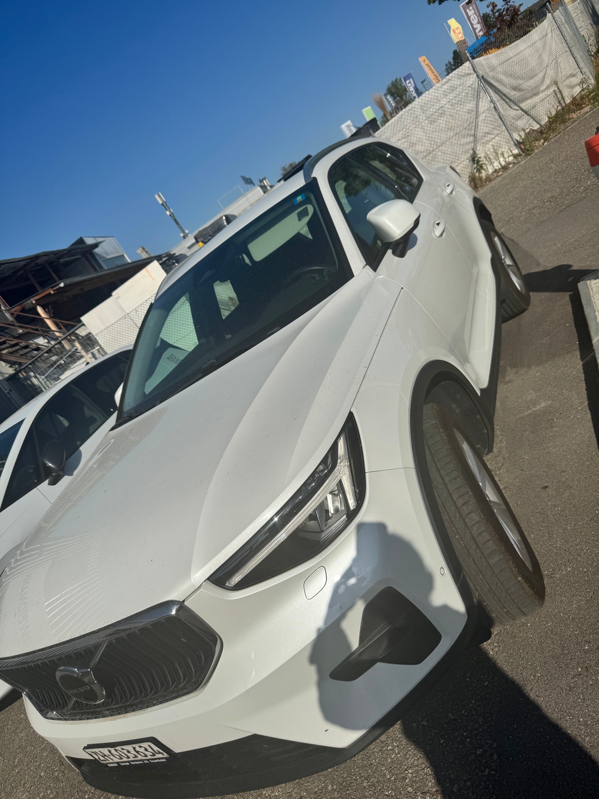 VOLVO 2.0 B3 MH Essential-image-1