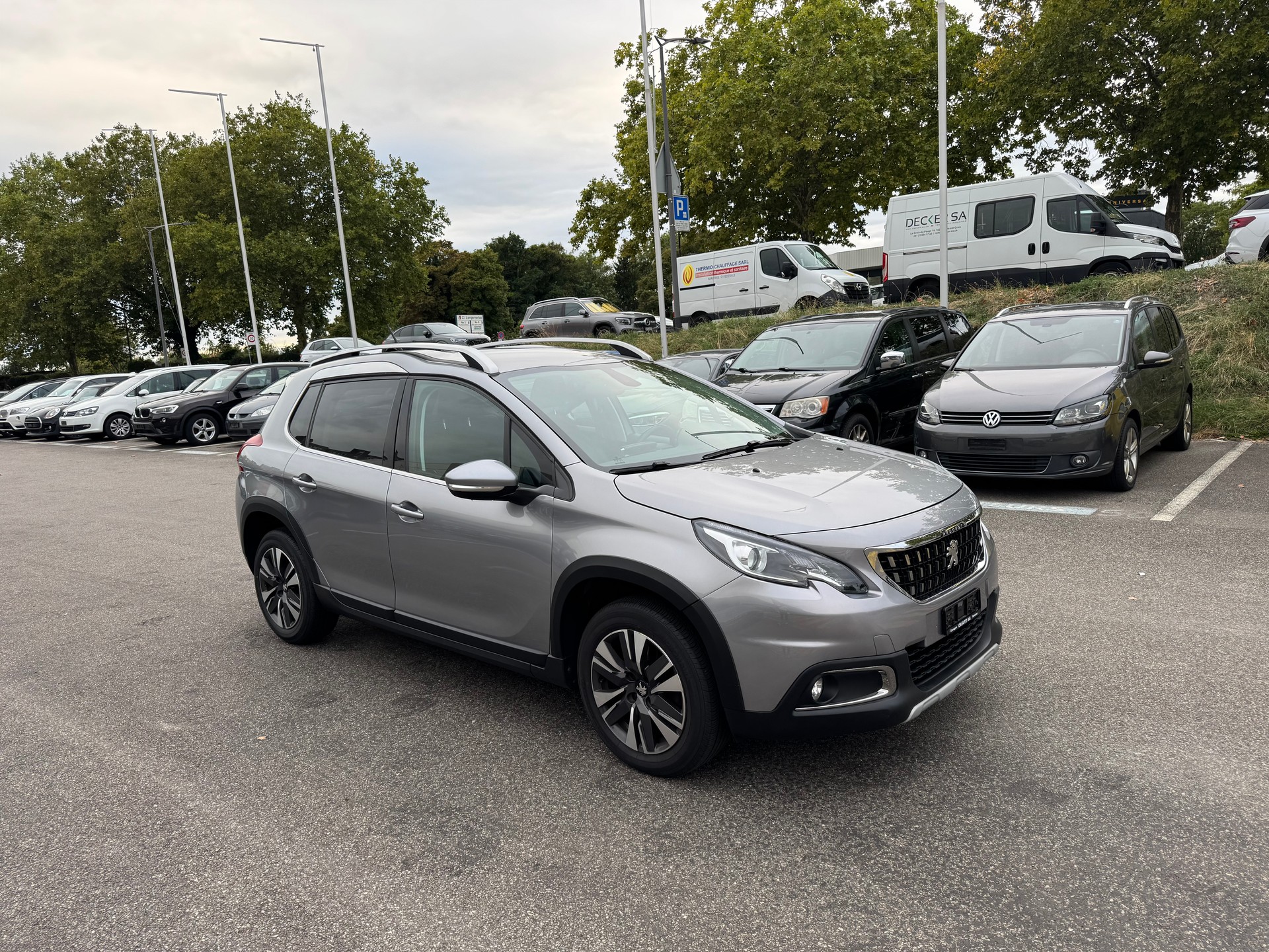 PEUGEOT 2008 1.2 PureTech Active EAT6-showroom-element-1