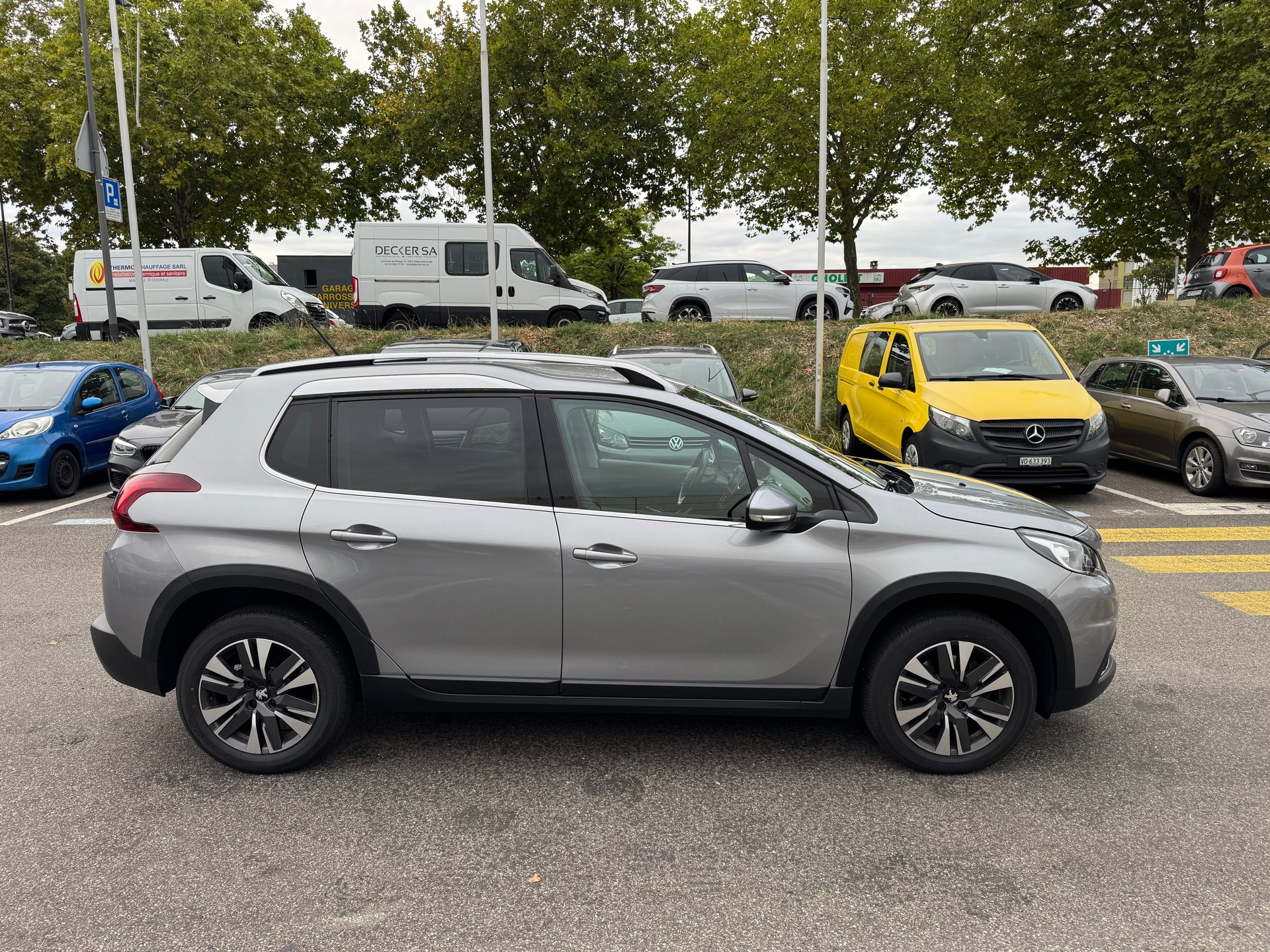 PEUGEOT 2008 1.2 PureTech Active EAT6-image-7