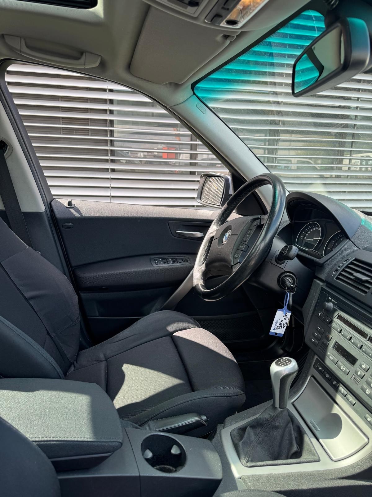 BMW X3 2.0i-image-5