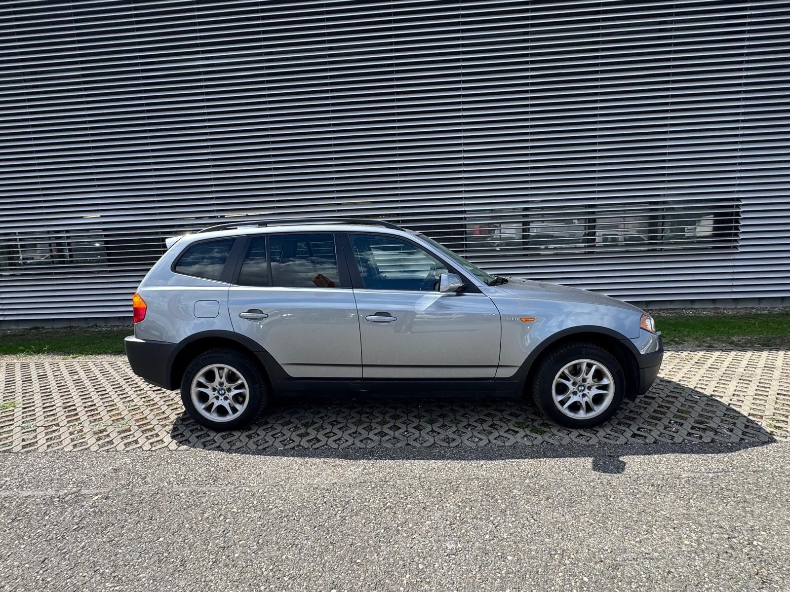 BMW X3 2.0i-image-11