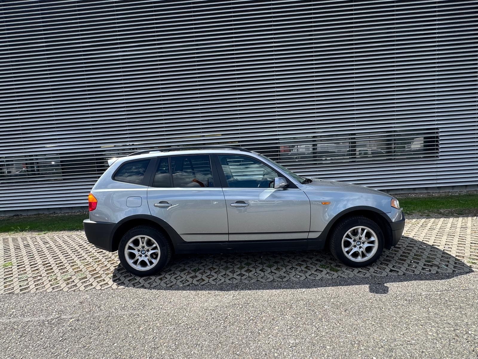 BMW X3 2.0i-image-3