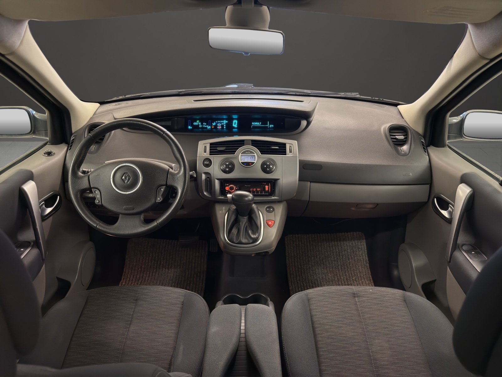 RENAULT Scénic 1.9 dCi Fairway Automatic-image-8