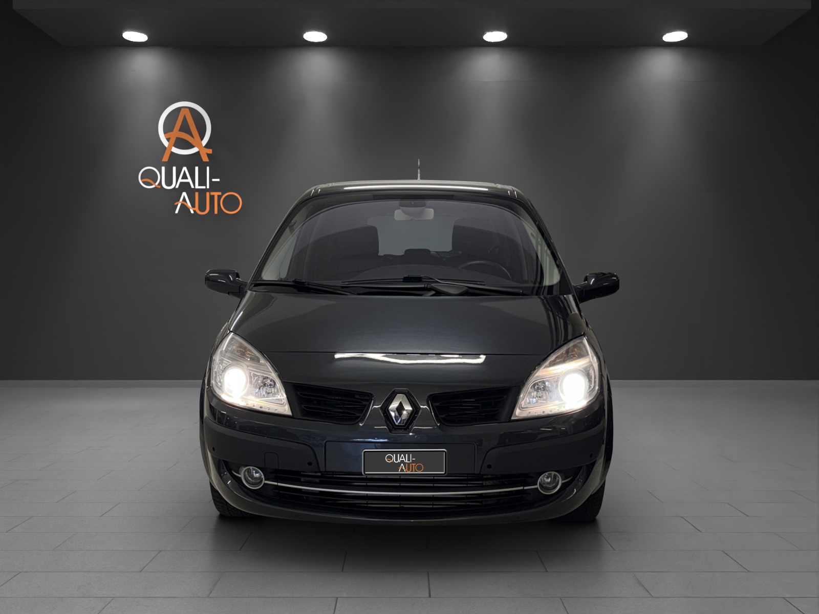 RENAULT Scénic 1.9 dCi Fairway Automatic-image-1