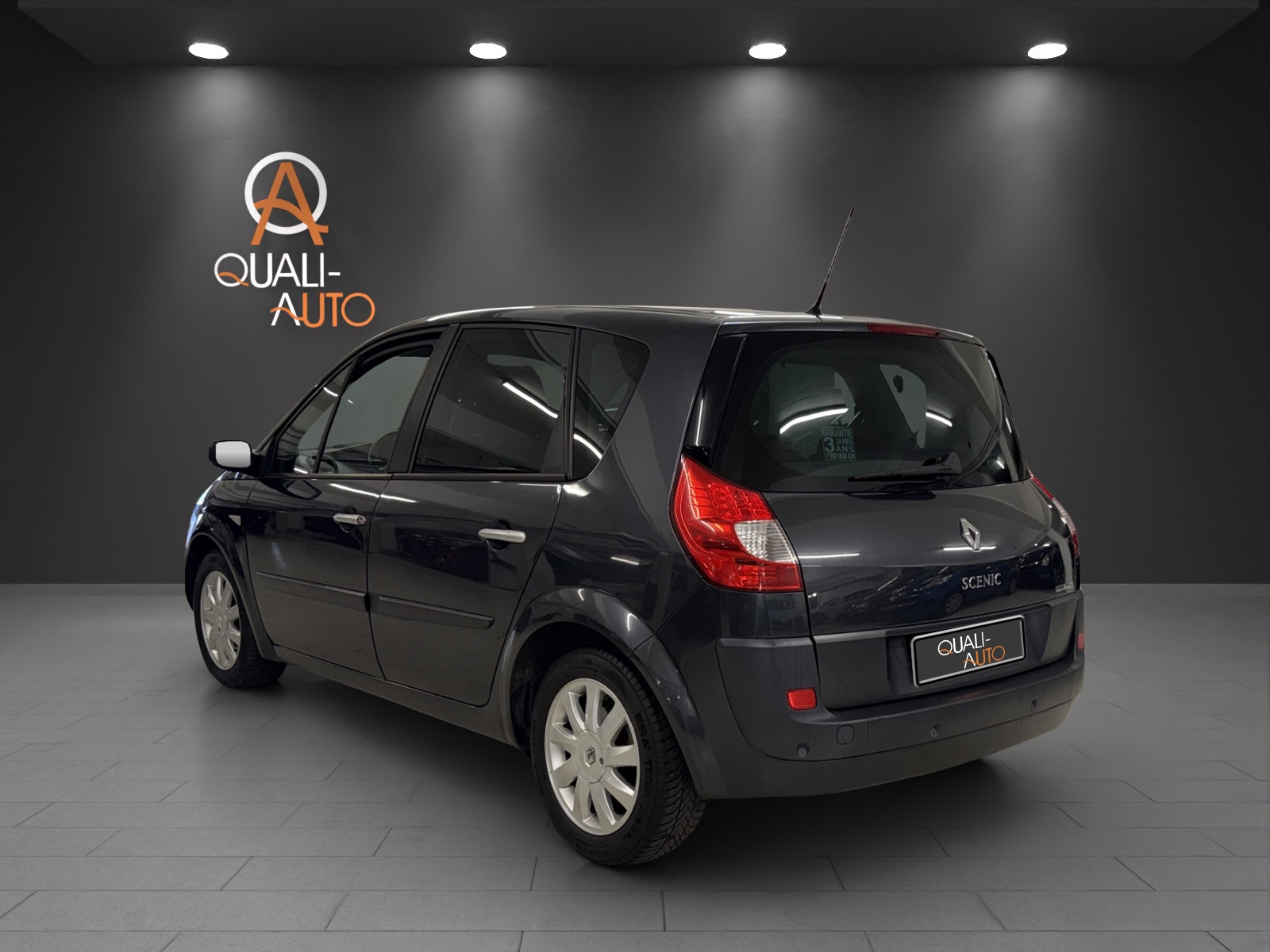 RENAULT Scénic 1.9 dCi Fairway Automatic-image-3