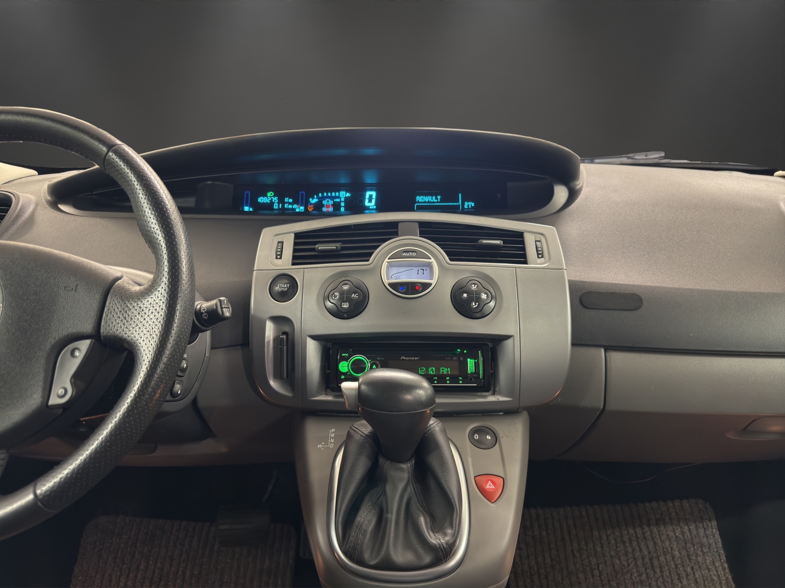 RENAULT Scénic 1.9 dCi Fairway Automatic-image-10