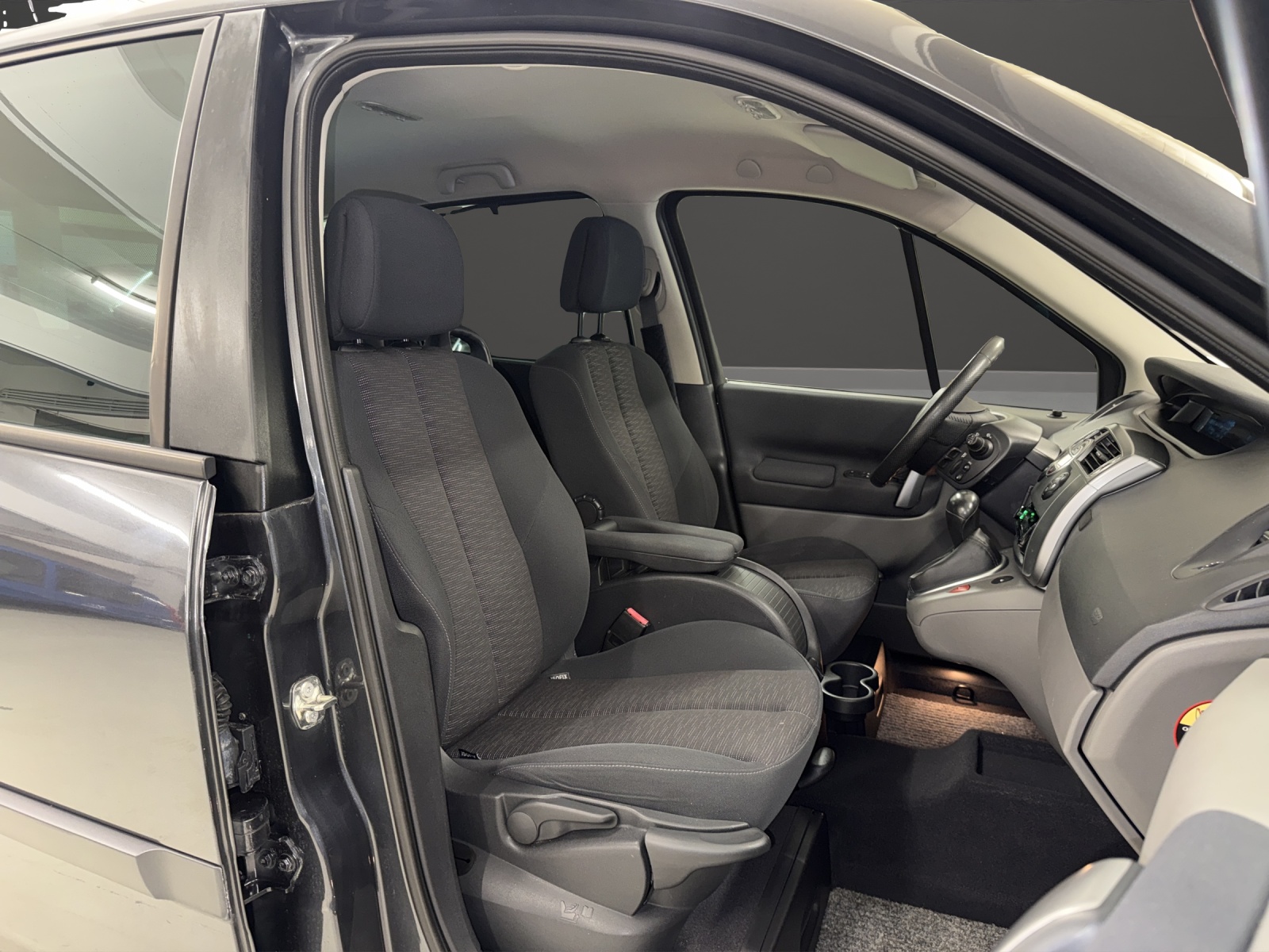 RENAULT Scénic 1.9 dCi Fairway Automatic-image-7