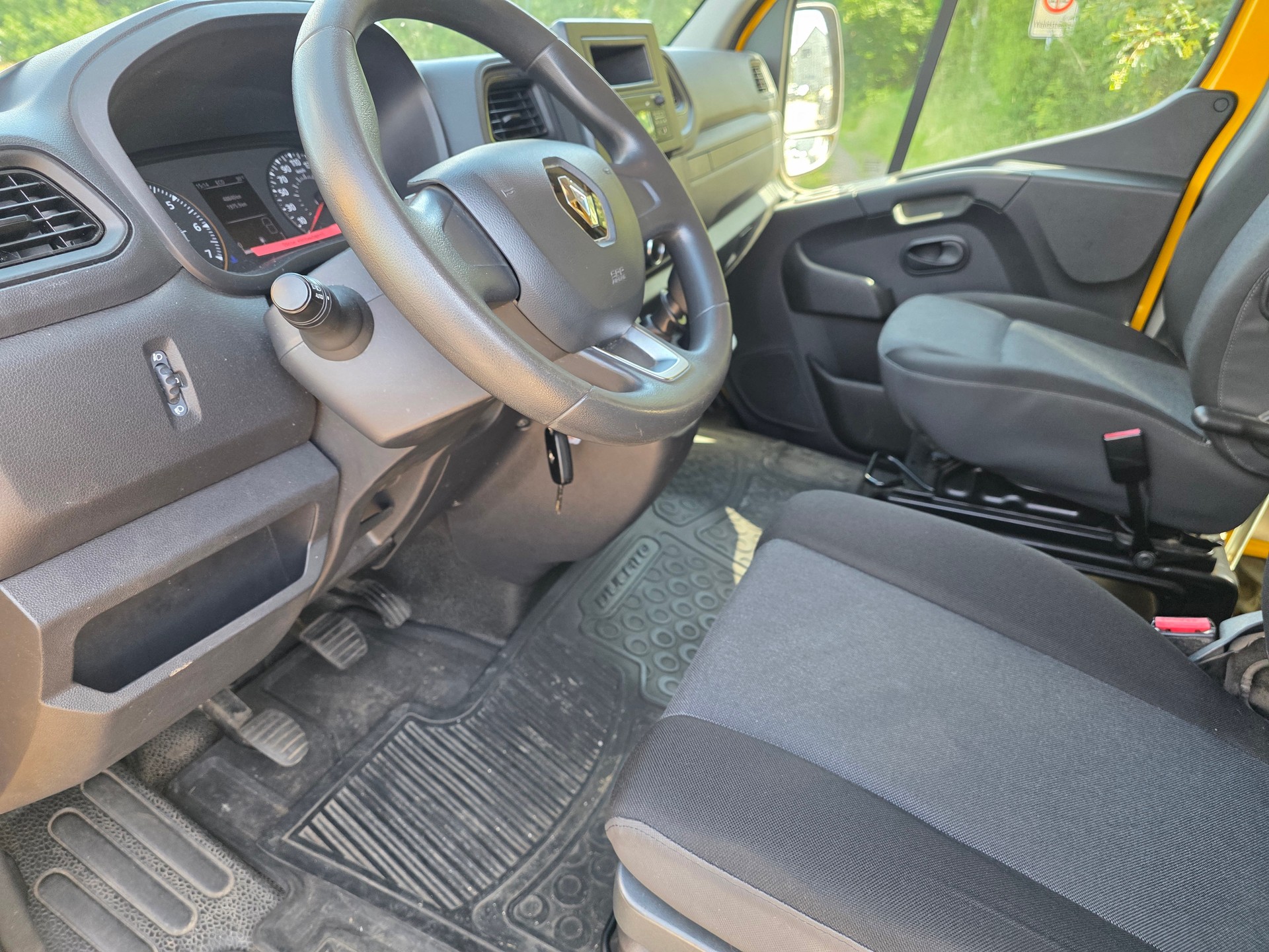 RENAULT Master T35 2.3dCi 135 L3H2-image-11
