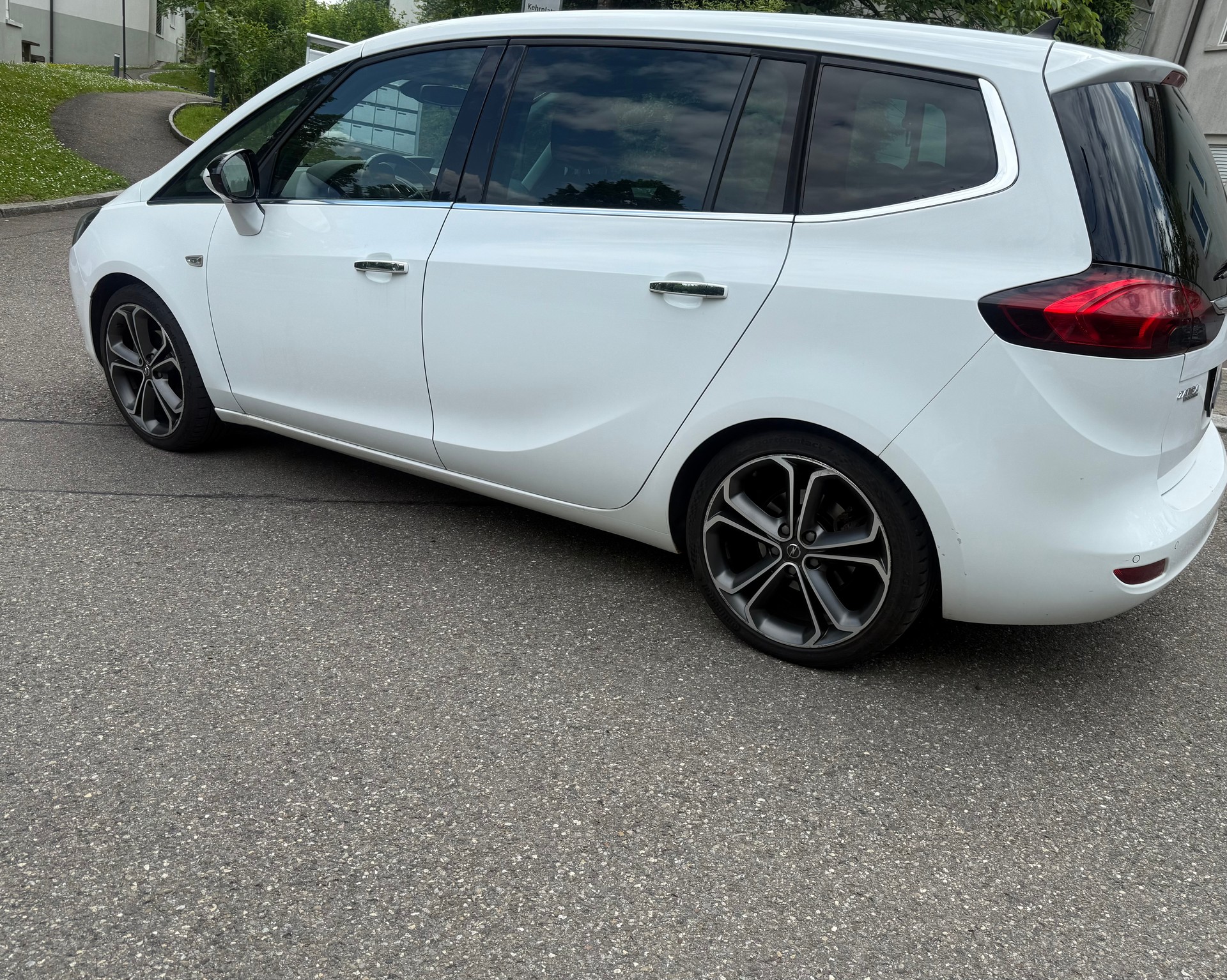 OPEL Zafira Tourer 1.4i 16V Cosmo-image-3