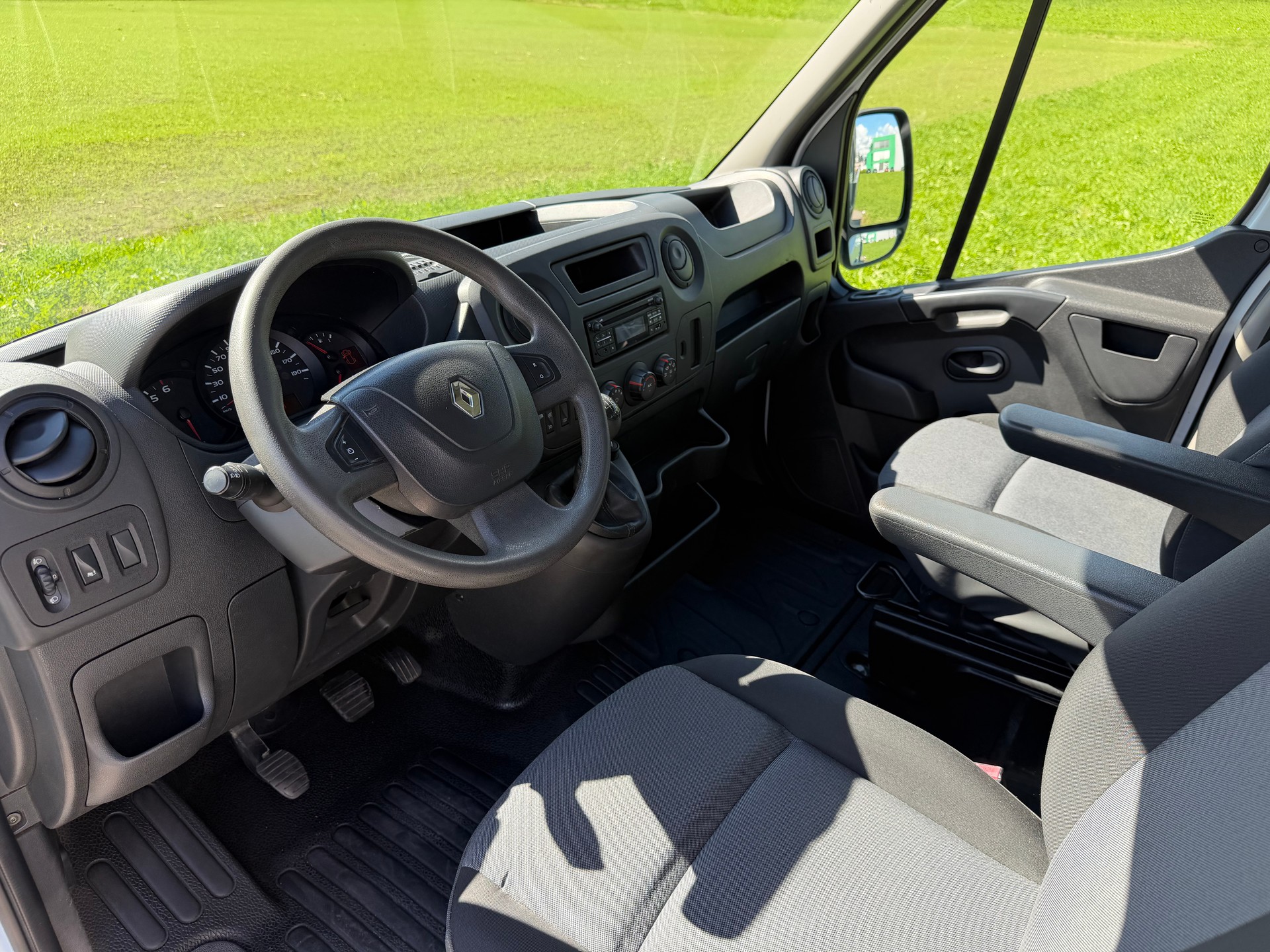 RENAULT Master T35 ENERGY 2.3dCi 145 L3-image-9