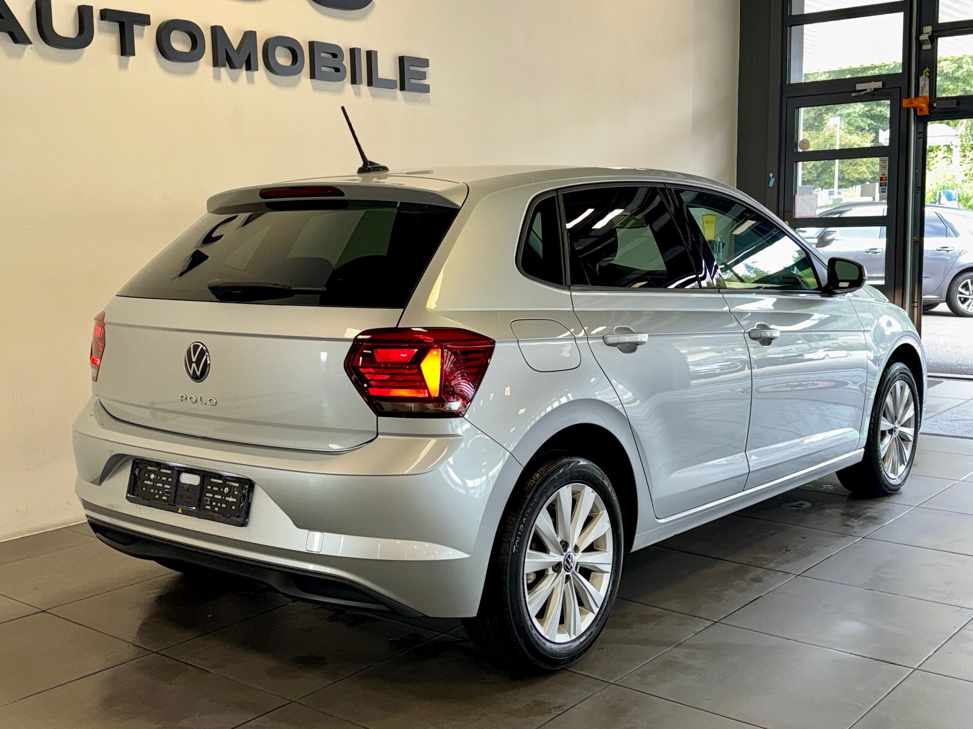 VW Polo 1.0 TSI BMT Highline DSG 110PS-image-2