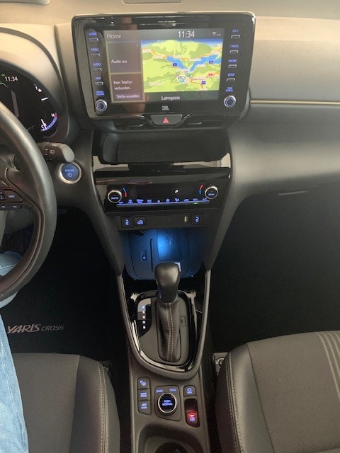 TOYOTA Yaris Cross 1.5 VVT-i HSD Adventure AWD-i-image-10