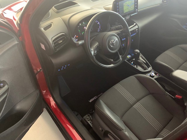 TOYOTA Yaris Cross 1.5 VVT-i HSD Adventure AWD-i-image-9