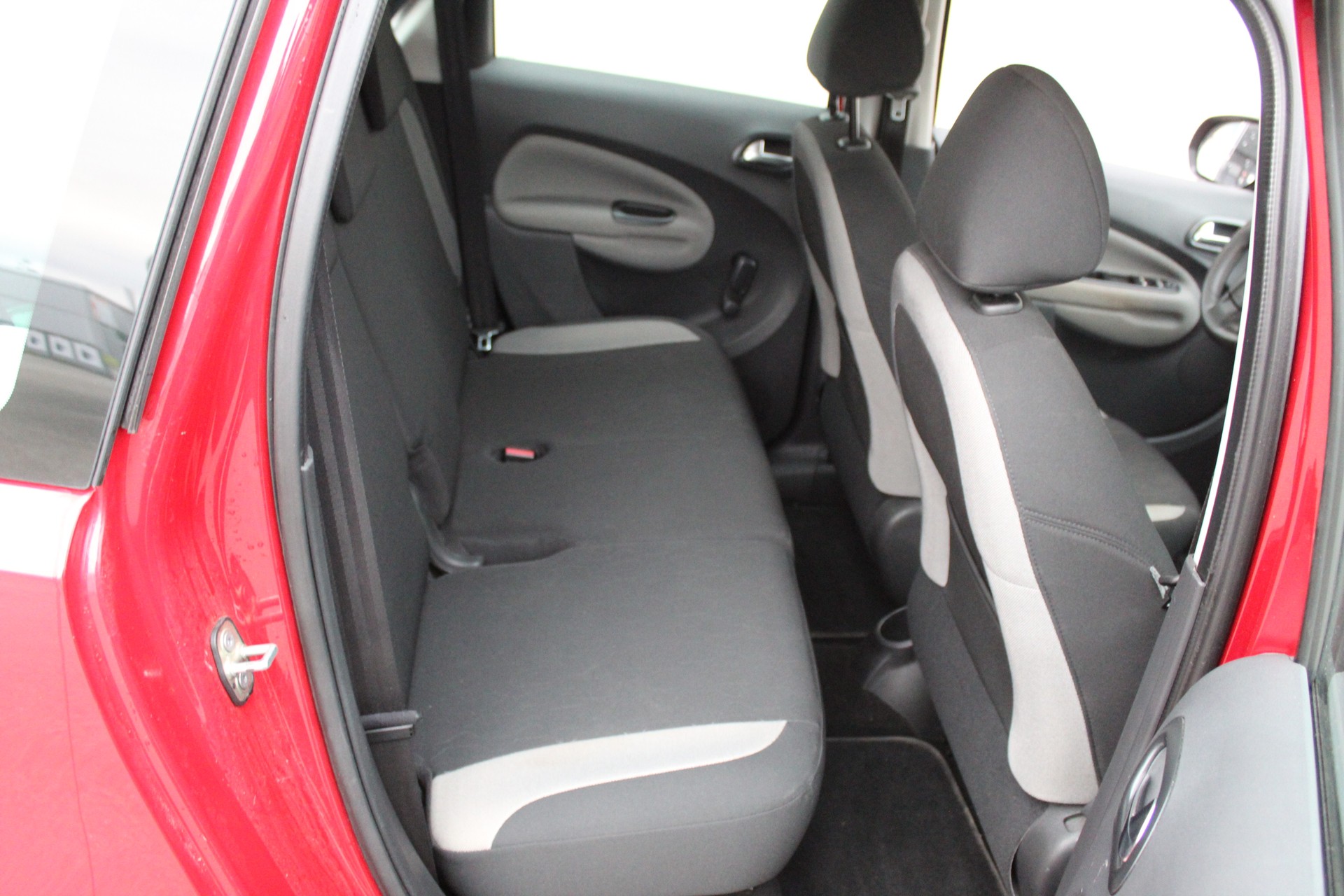 CITROEN C3 Picasso 1.4i 16V Attraction-image-11