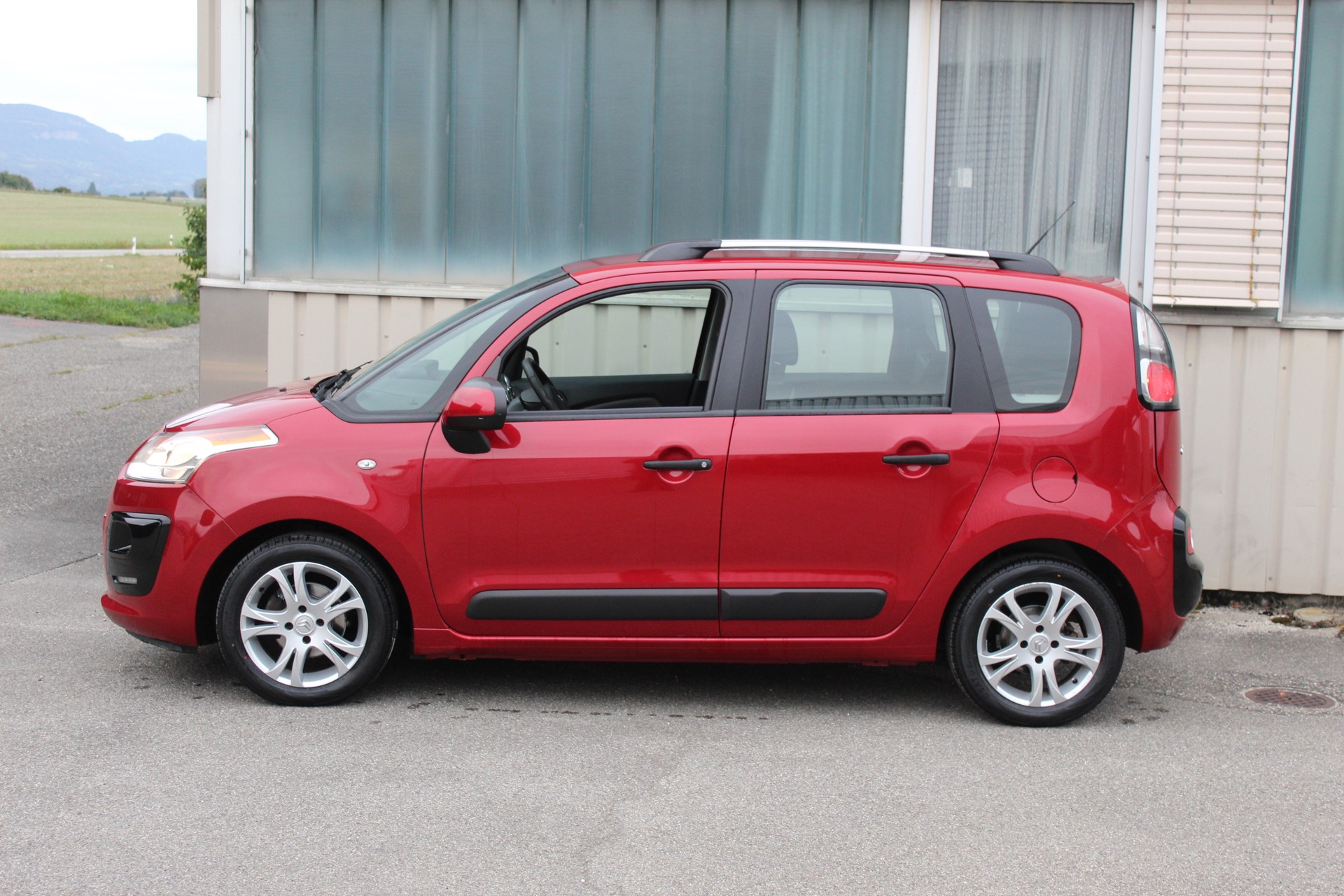 CITROEN C3 Picasso 1.4i 16V Attraction-image-5