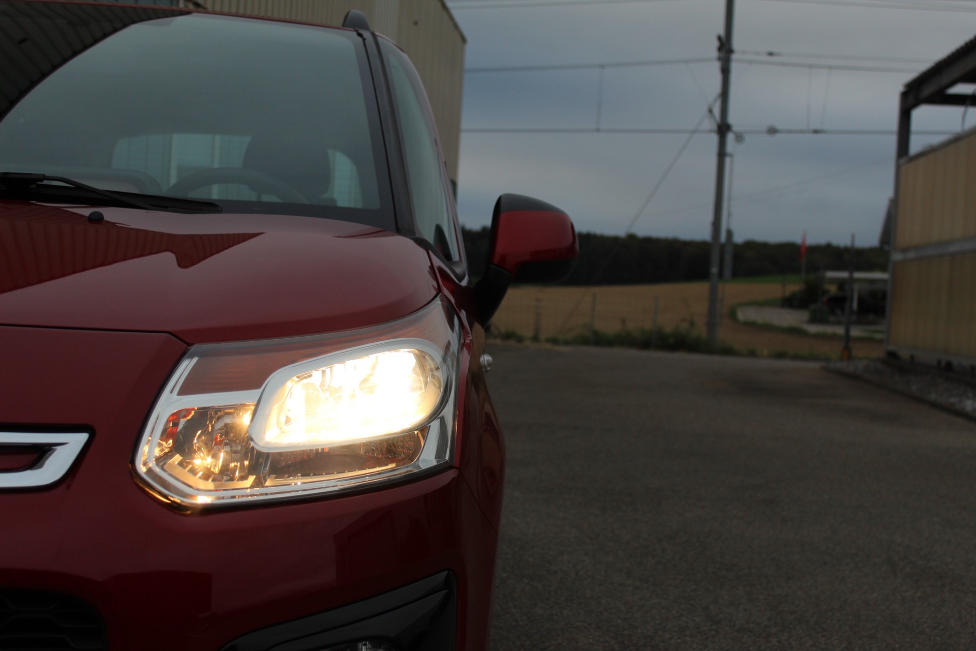 CITROEN C3 Picasso 1.4i 16V Attraction-image-8