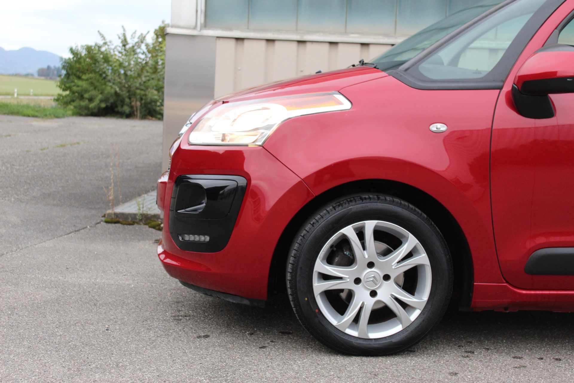 CITROEN C3 Picasso 1.4i 16V Attraction-image-9