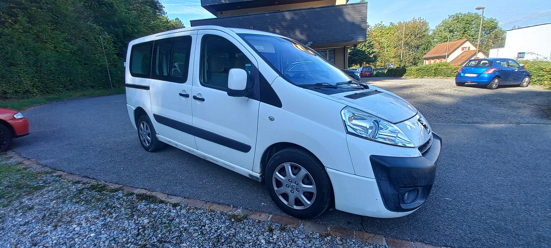 PEUGEOT Expert Tepee 2.0 HDi Confort L2-image-7