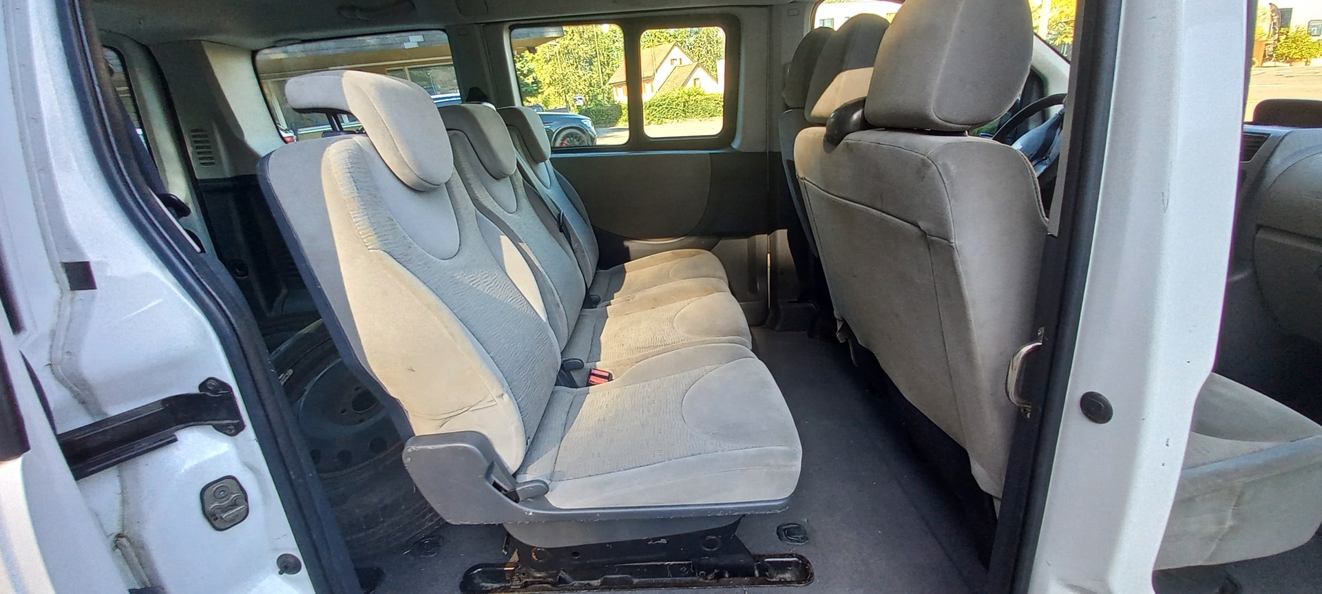PEUGEOT Expert Tepee 2.0 HDi Confort L2-image-9