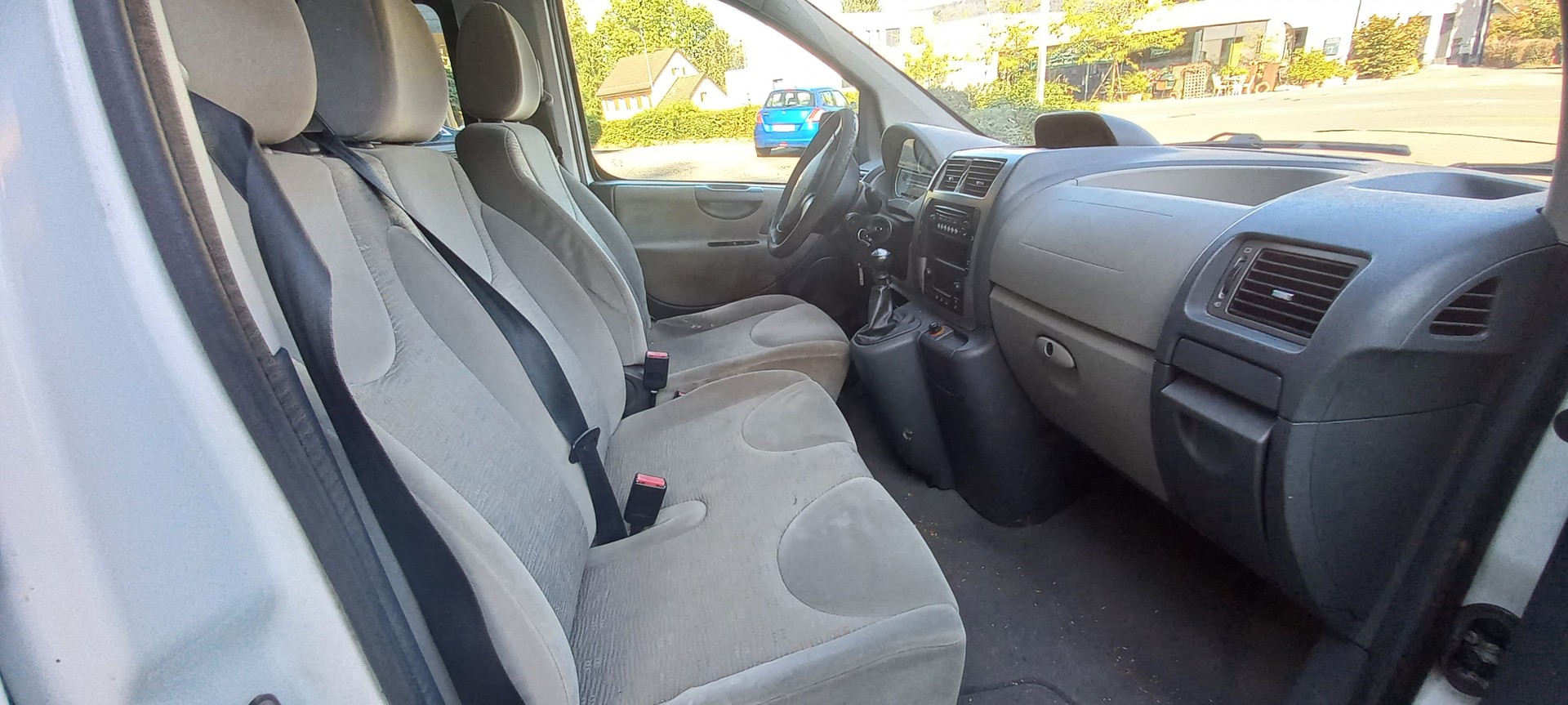 PEUGEOT Expert Tepee 2.0 HDi Confort L2-image-8