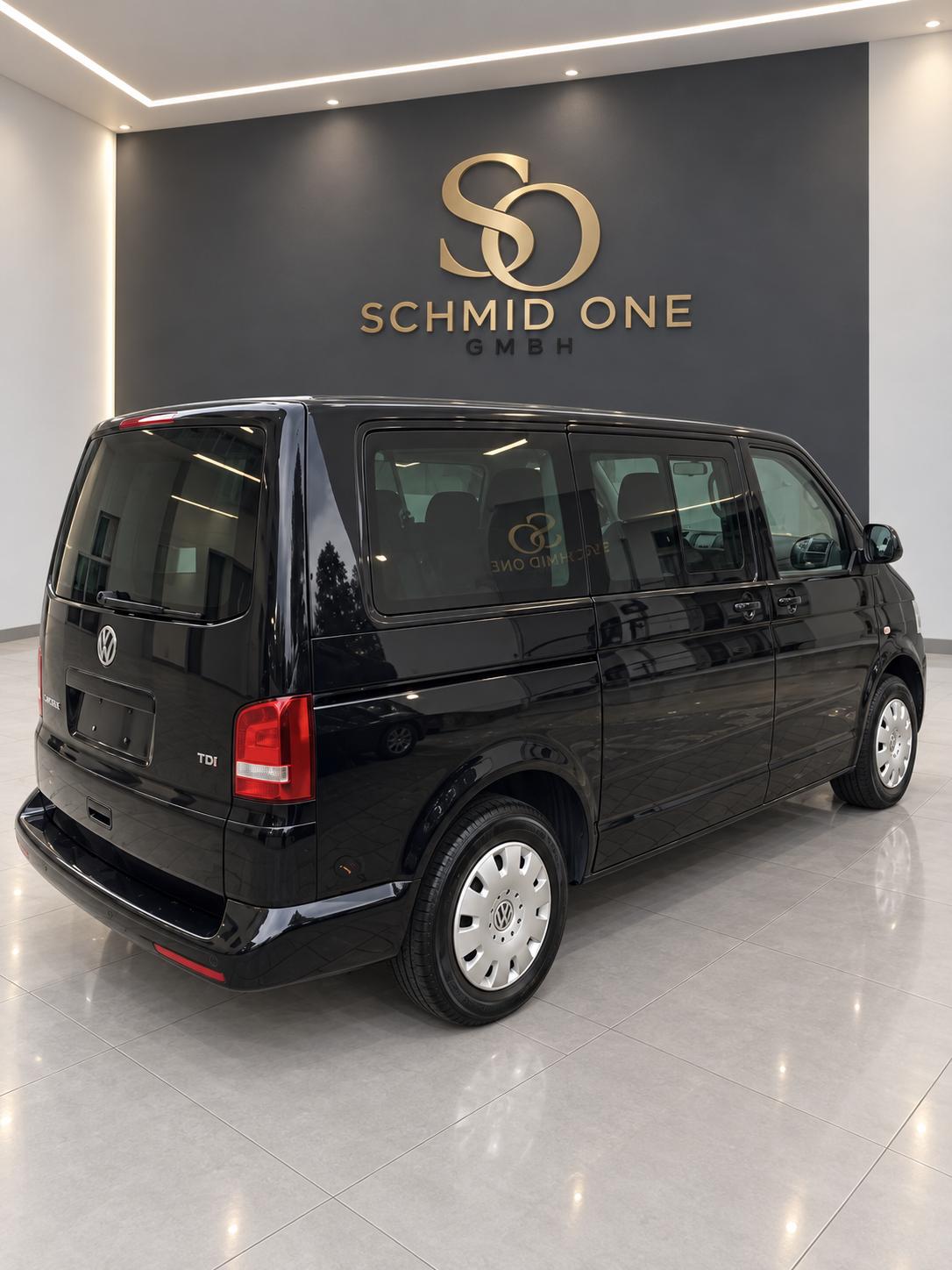 VW Caravelle-showroom-element-2