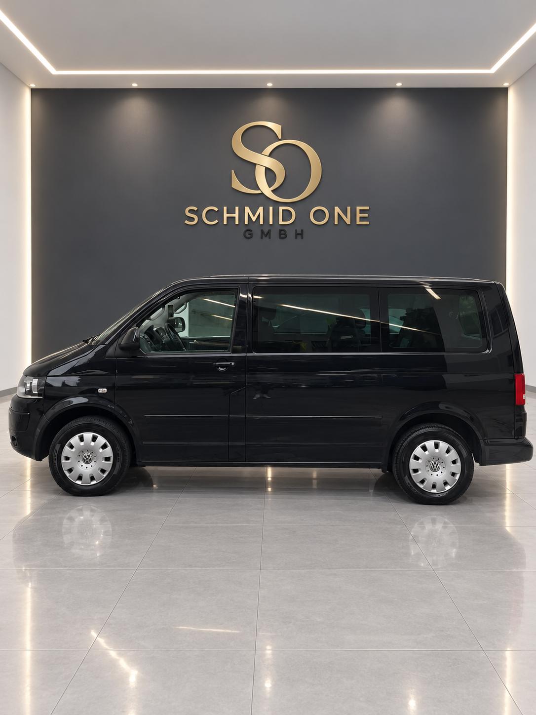 VW Caravelle-showroom-element-1
