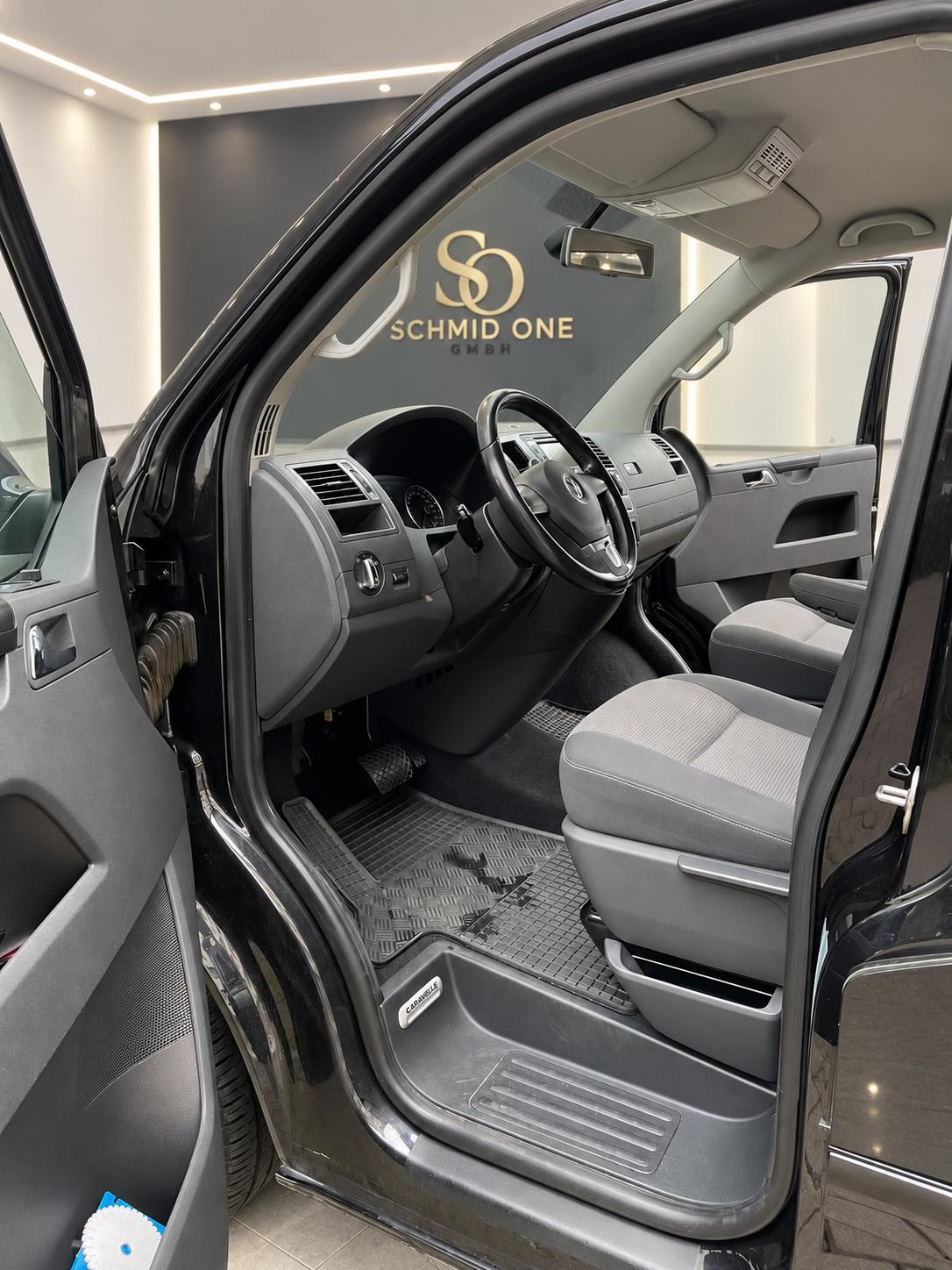 VW Caravelle-image-5