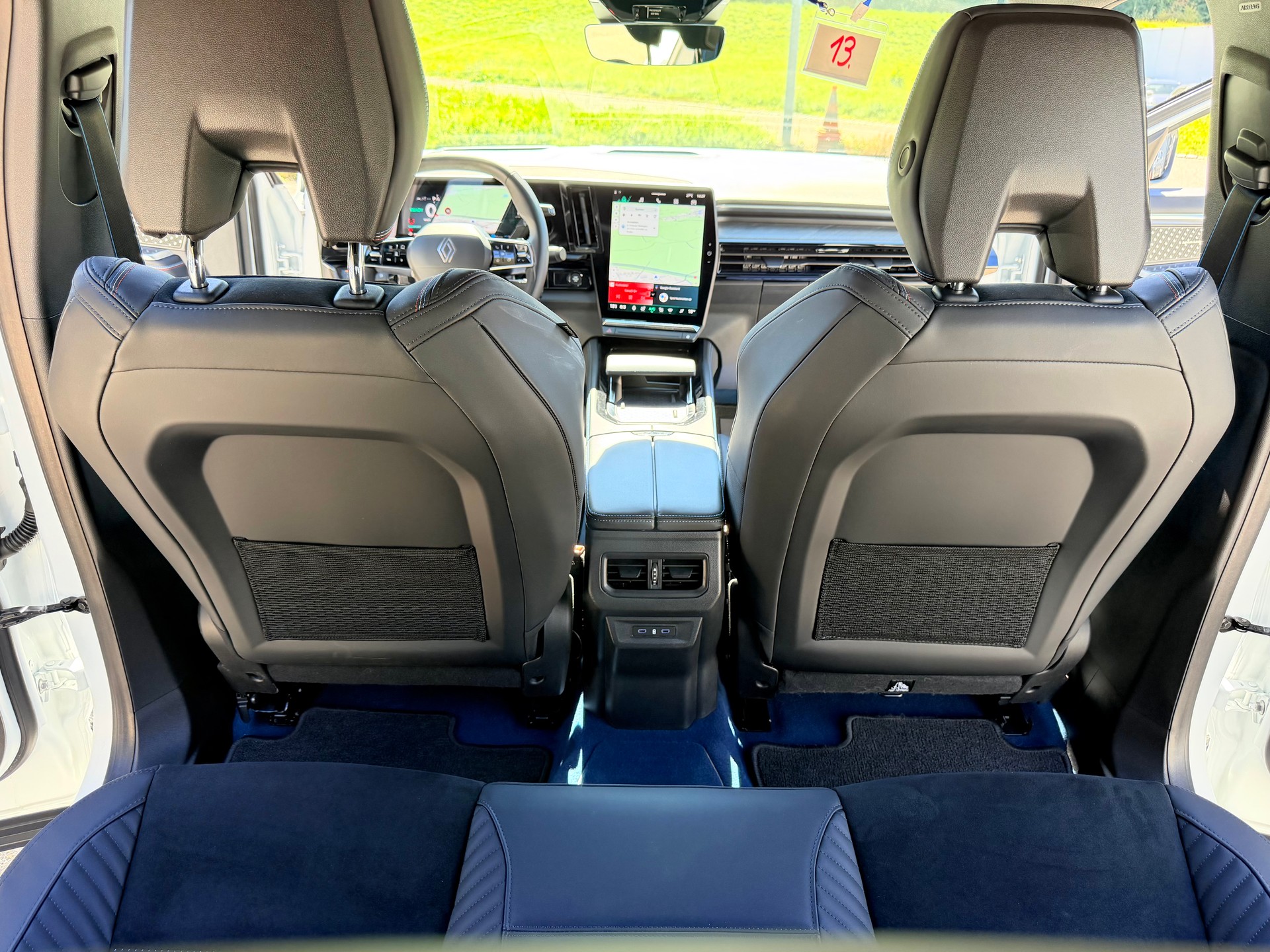 RENAULT RAFALE 300 PS. 1.2 E-TECH PLUG-IN HYBRIDE 300 4x4 ALPINE ATELIER. CH WAGEN. MIT VOLLGARANTIE.-image-34