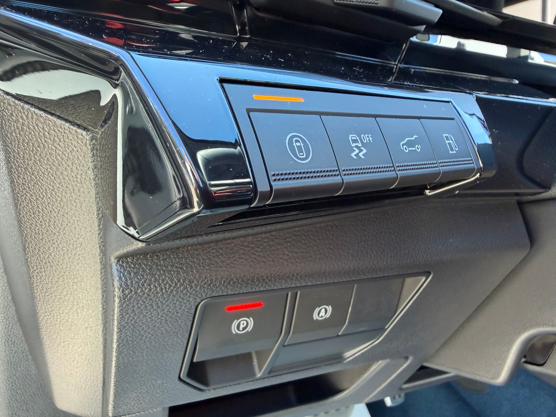 RENAULT RAFALE 300 PS. 1.2 E-TECH PLUG-IN HYBRIDE 300 4x4 ALPINE ATELIER. CH WAGEN. MIT VOLLGARANTIE.-image-31