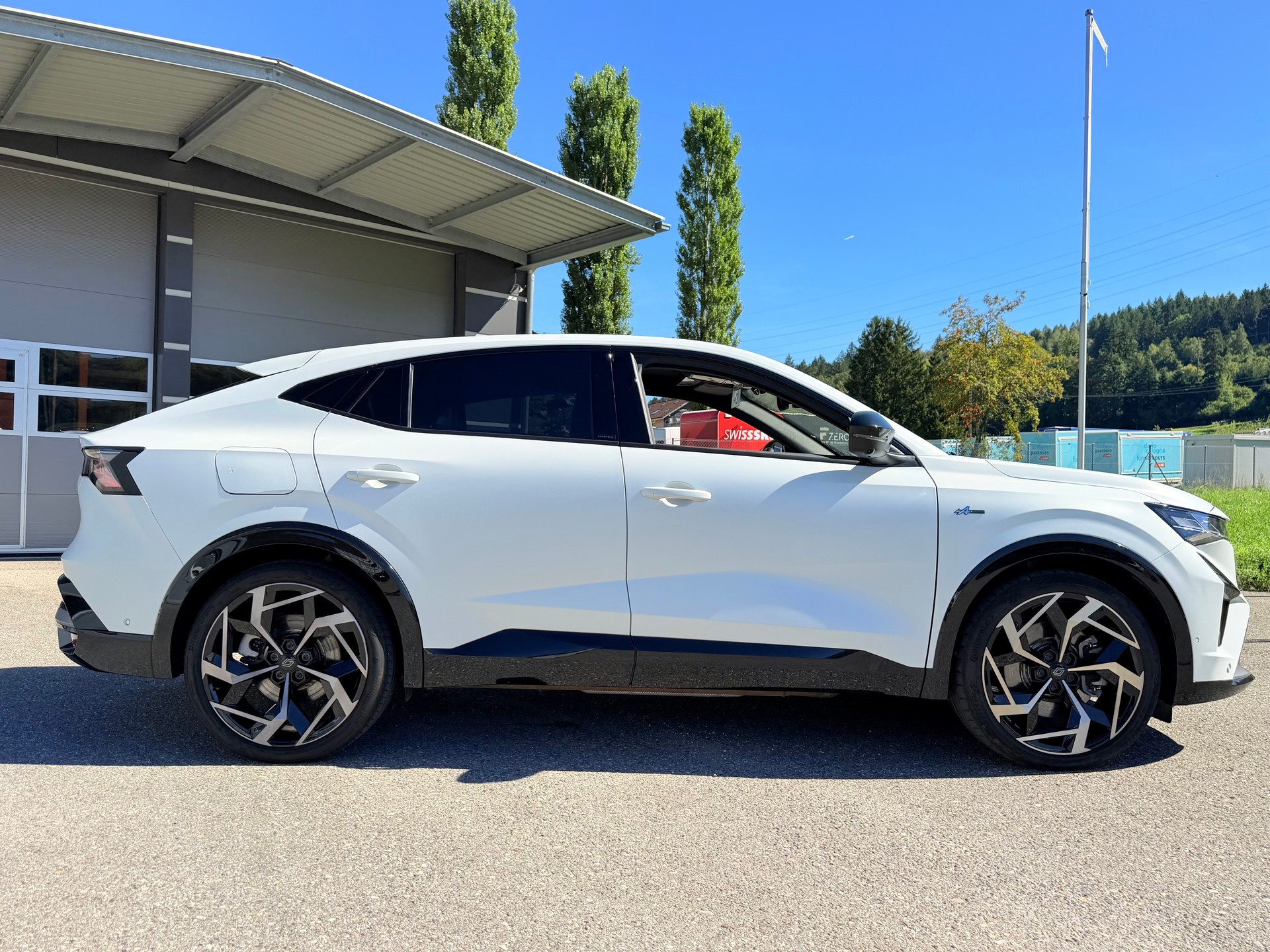RENAULT RAFALE 300 PS. 1.2 E-TECH PLUG-IN HYBRIDE 300 4x4 ALPINE ATELIER. CH WAGEN. MIT VOLLGARANTIE.-image-26