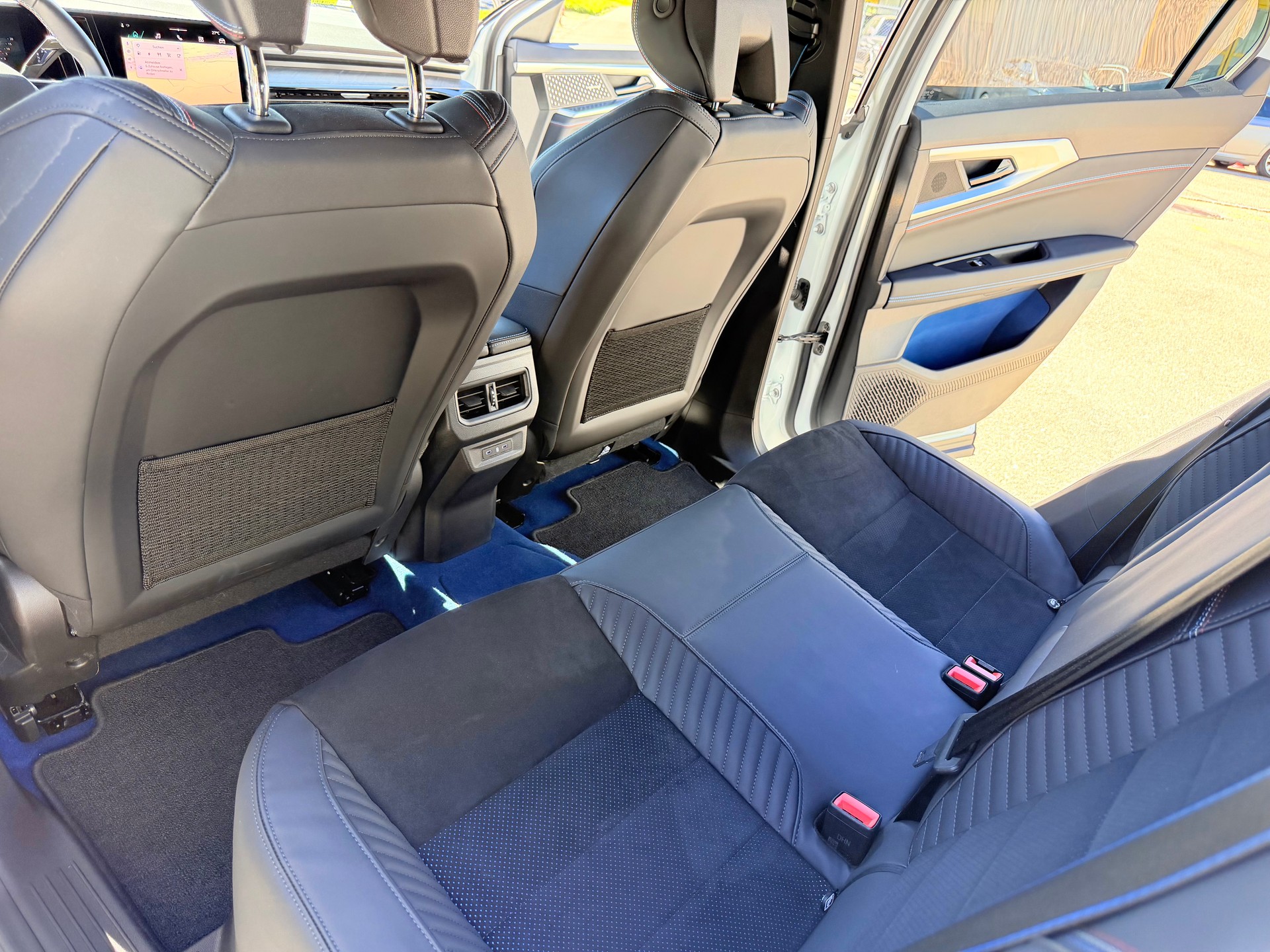 RENAULT RAFALE 300 PS. 1.2 E-TECH PLUG-IN HYBRIDE 300 4x4 ALPINE ATELIER. CH WAGEN. MIT VOLLGARANTIE.-image-8