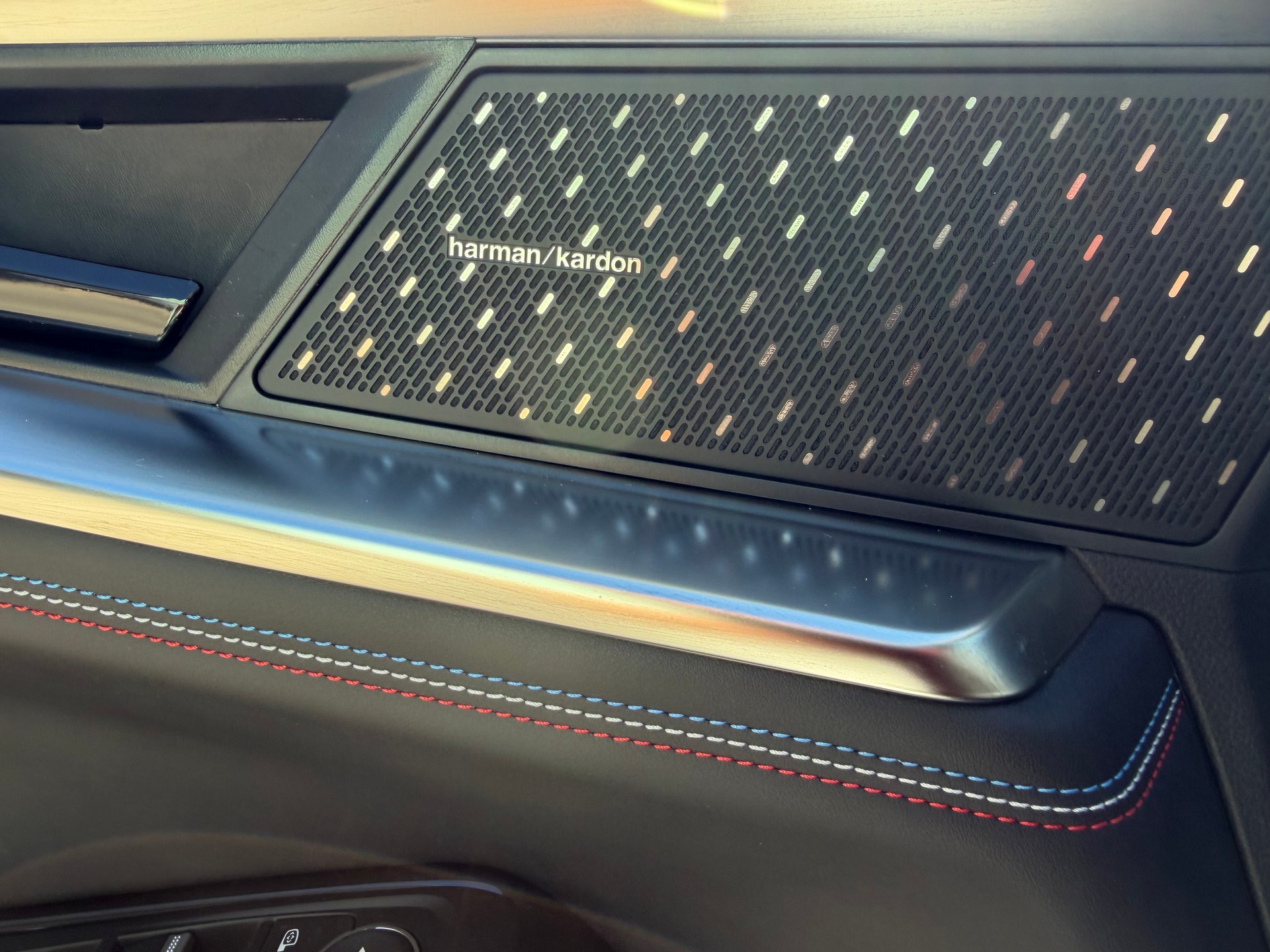 RENAULT RAFALE 300 PS. 1.2 E-TECH PLUG-IN HYBRIDE 300 4x4 ALPINE ATELIER. CH WAGEN. MIT VOLLGARANTIE.-image-32
