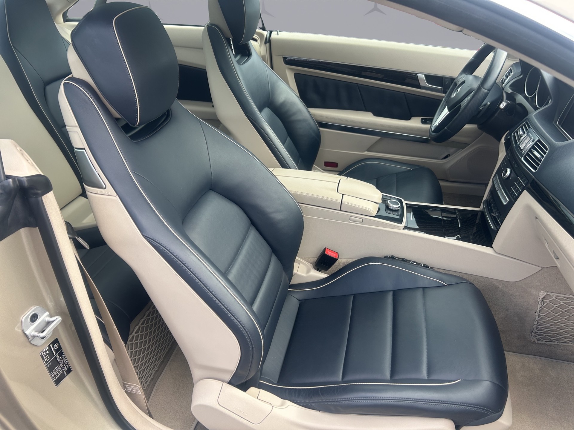 MERCEDES-BENZ E 350 4Matic Coupé-image-14
