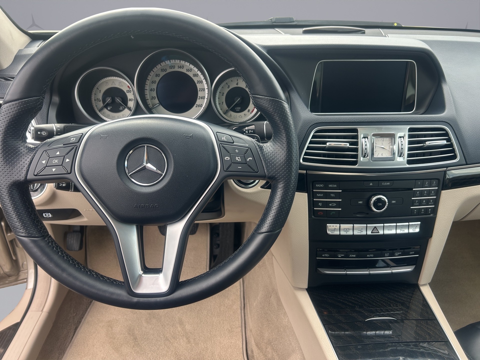 MERCEDES-BENZ E 350 4Matic Coupé-image-12