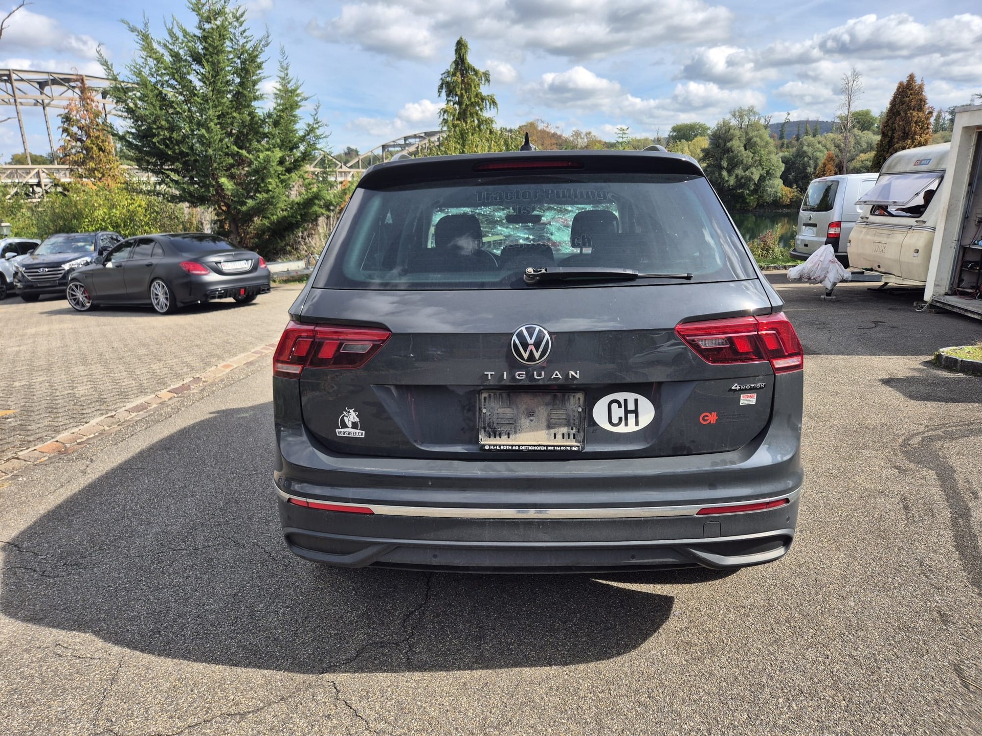VW Tiguan 2.0 TDI SCR Life 4Motion DSG-image-3