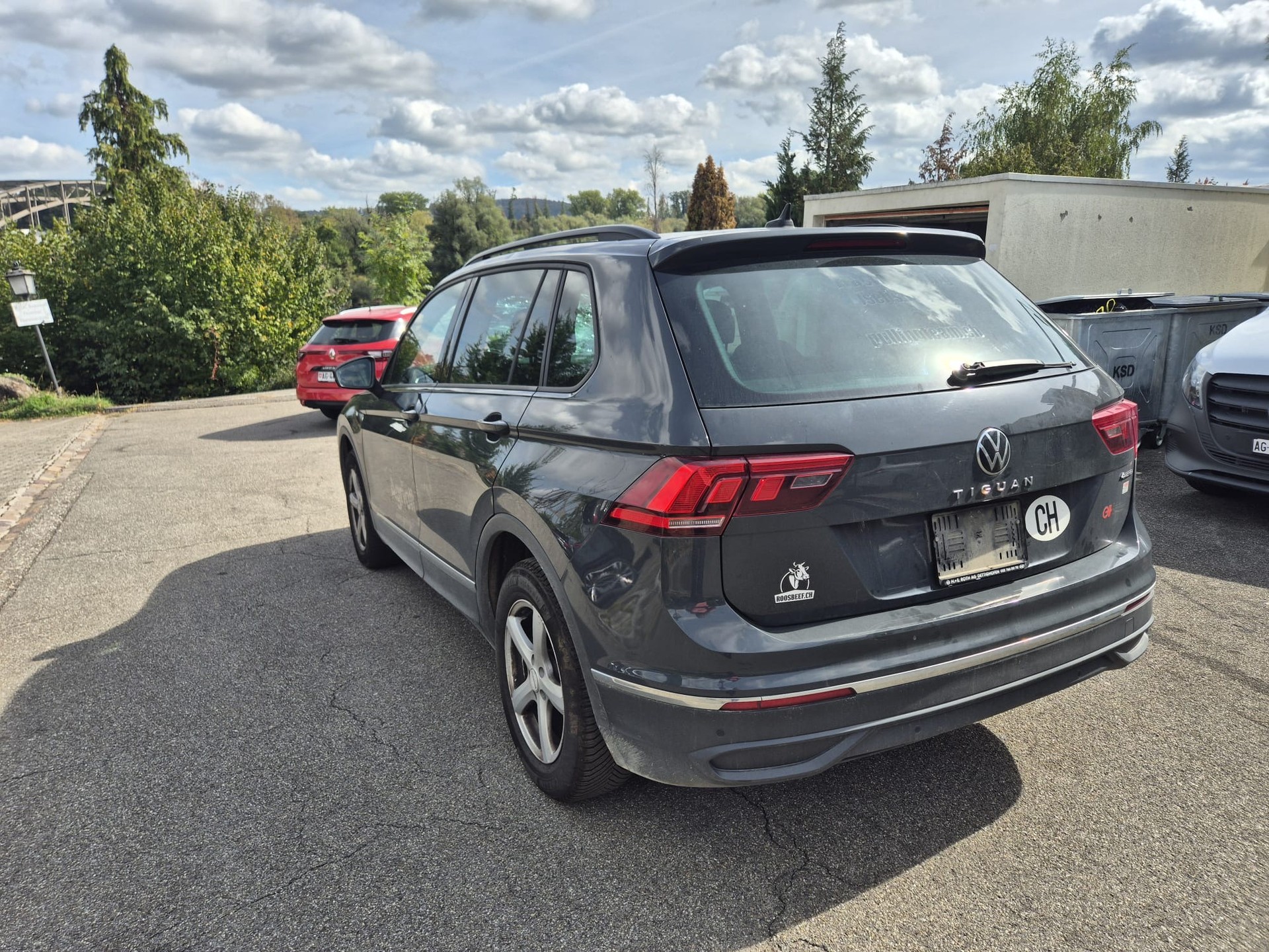 VW Tiguan 2.0 TDI SCR Life 4Motion DSG-image-4