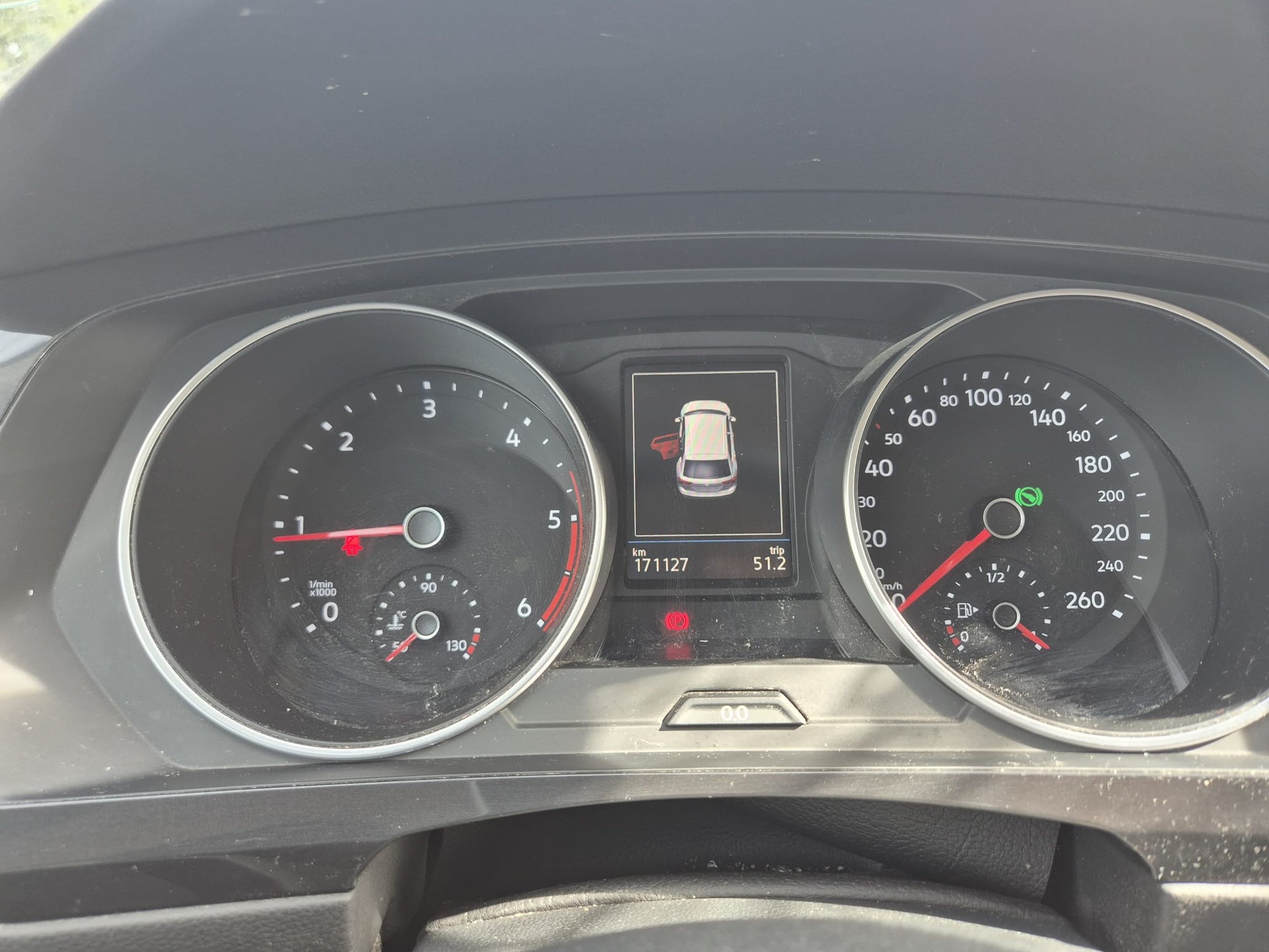 VW Tiguan 2.0 TDI SCR Life 4Motion DSG-image-9