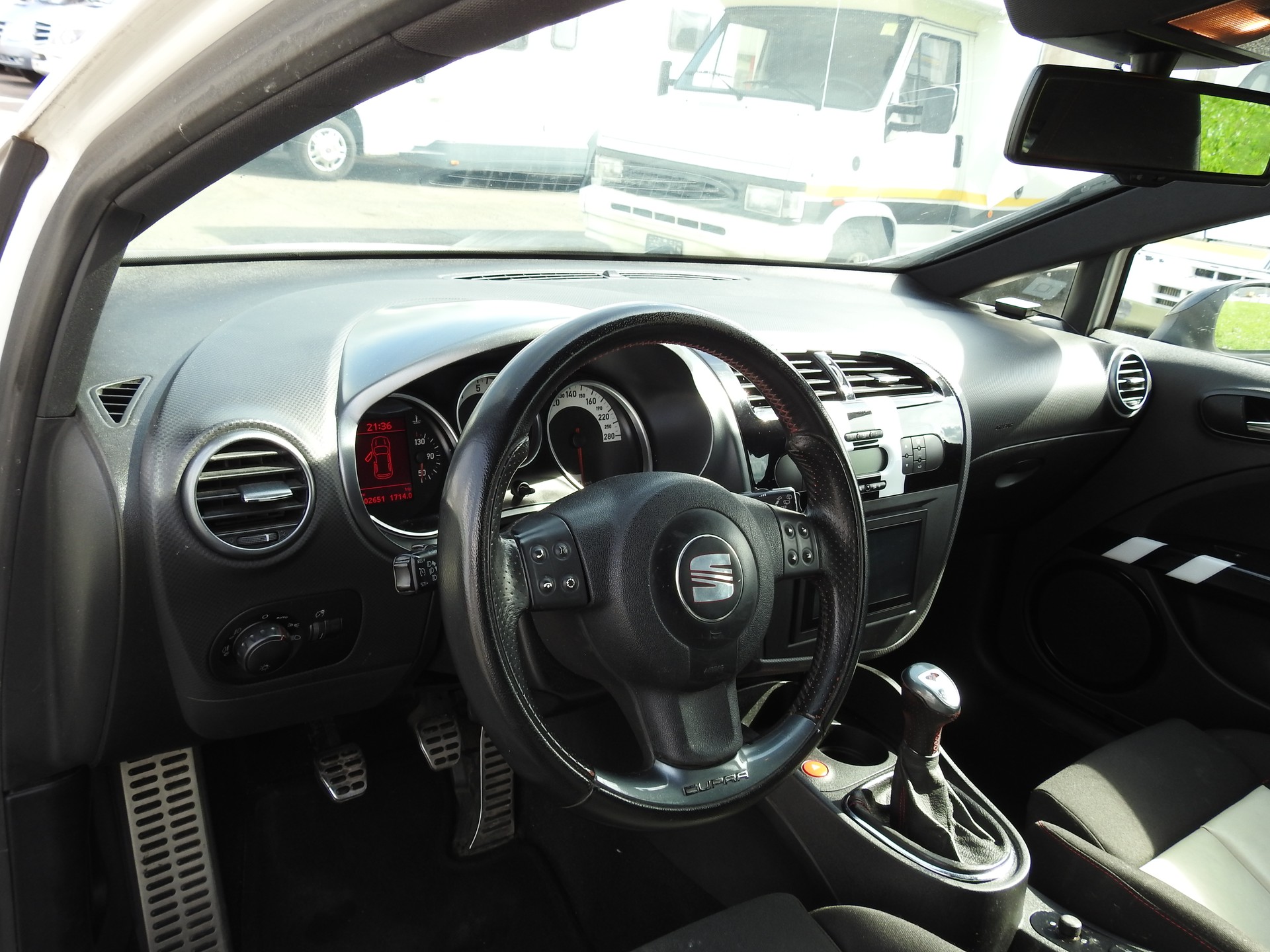 SEAT Leon Cupra 2.0 TSI World Champion Edition-image-10