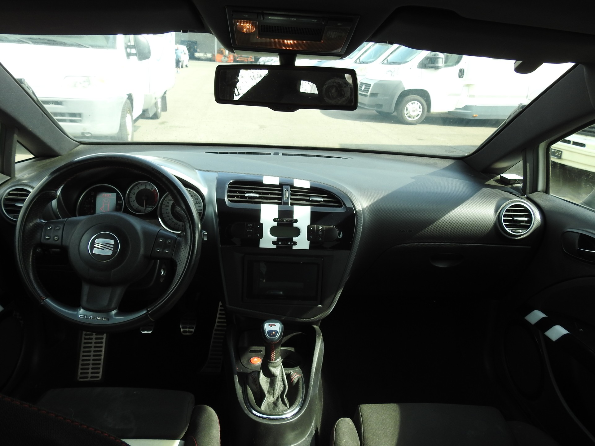 SEAT Leon Cupra 2.0 TSI World Champion Edition-image-14