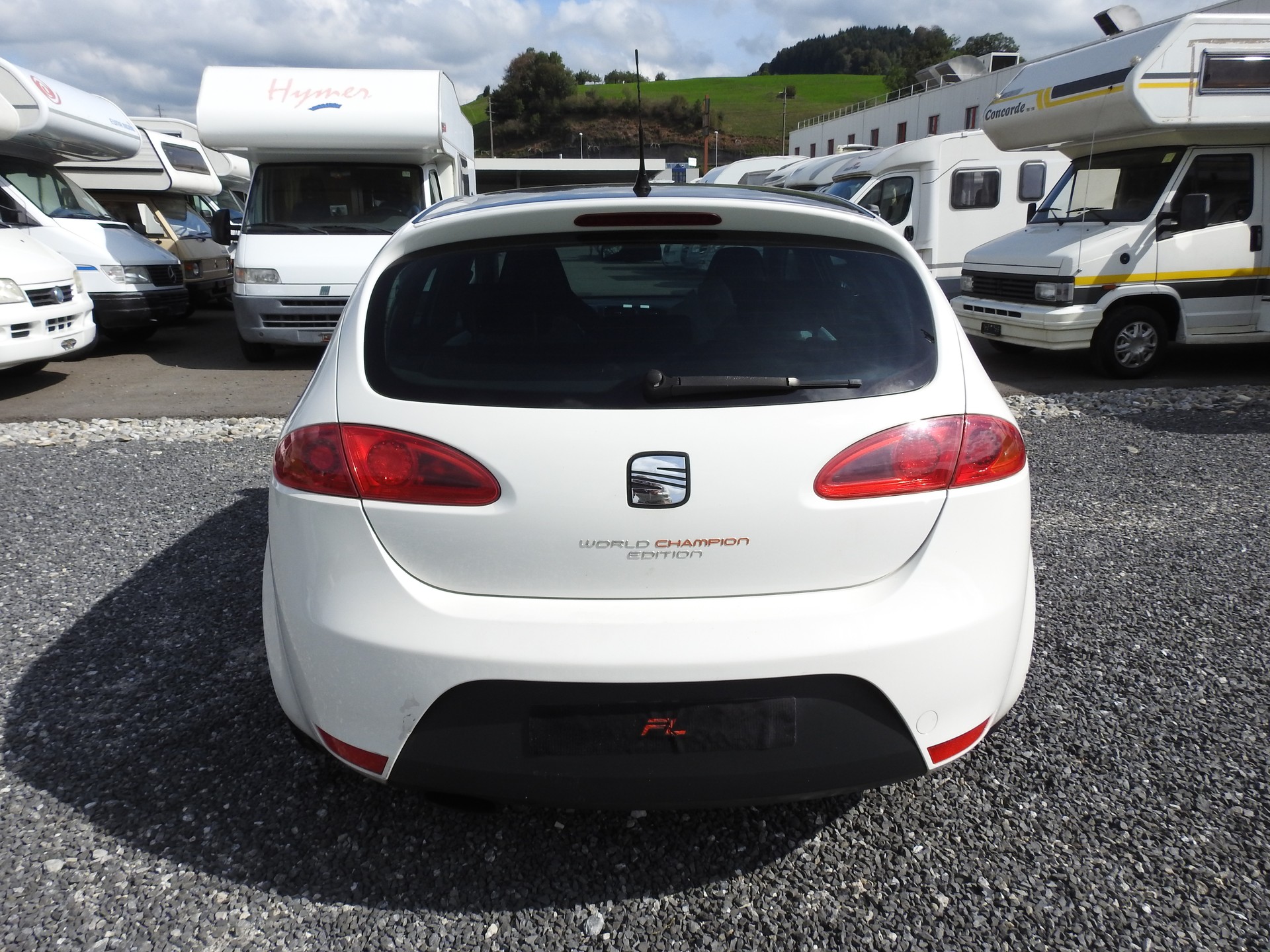 SEAT Leon Cupra 2.0 TSI World Champion Edition-image-4