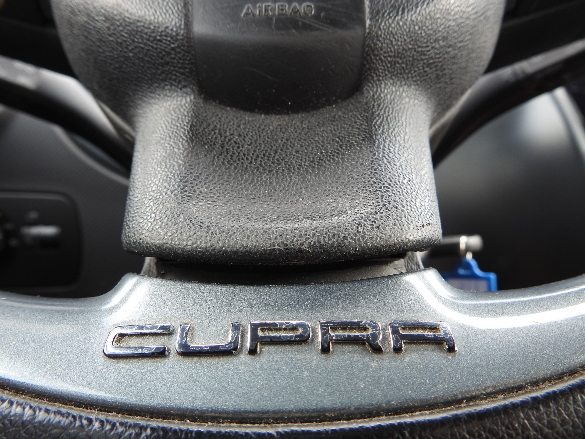 SEAT Leon Cupra 2.0 TSI World Champion Edition-image-25