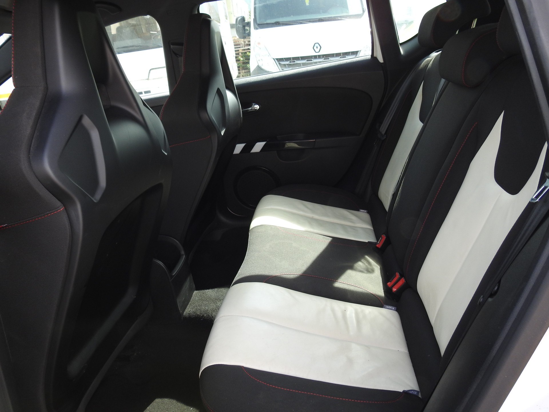 SEAT Leon Cupra 2.0 TSI World Champion Edition-image-12