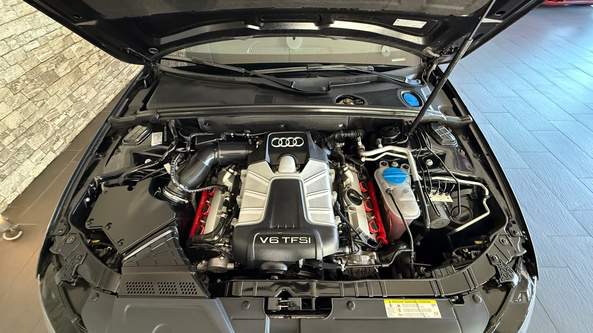 AUDI S4 Avant 3.0 TFSI quattro S-tronic-image-17