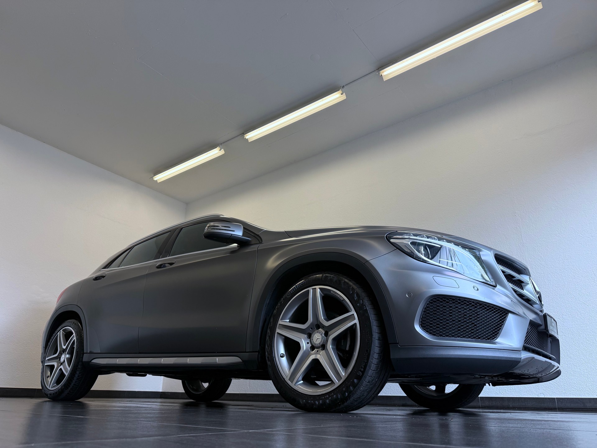 MERCEDES-BENZ GLA 200 CDI Swiss Star Edition AMG Line 4Matic 7G-DCT-showroom-element-2