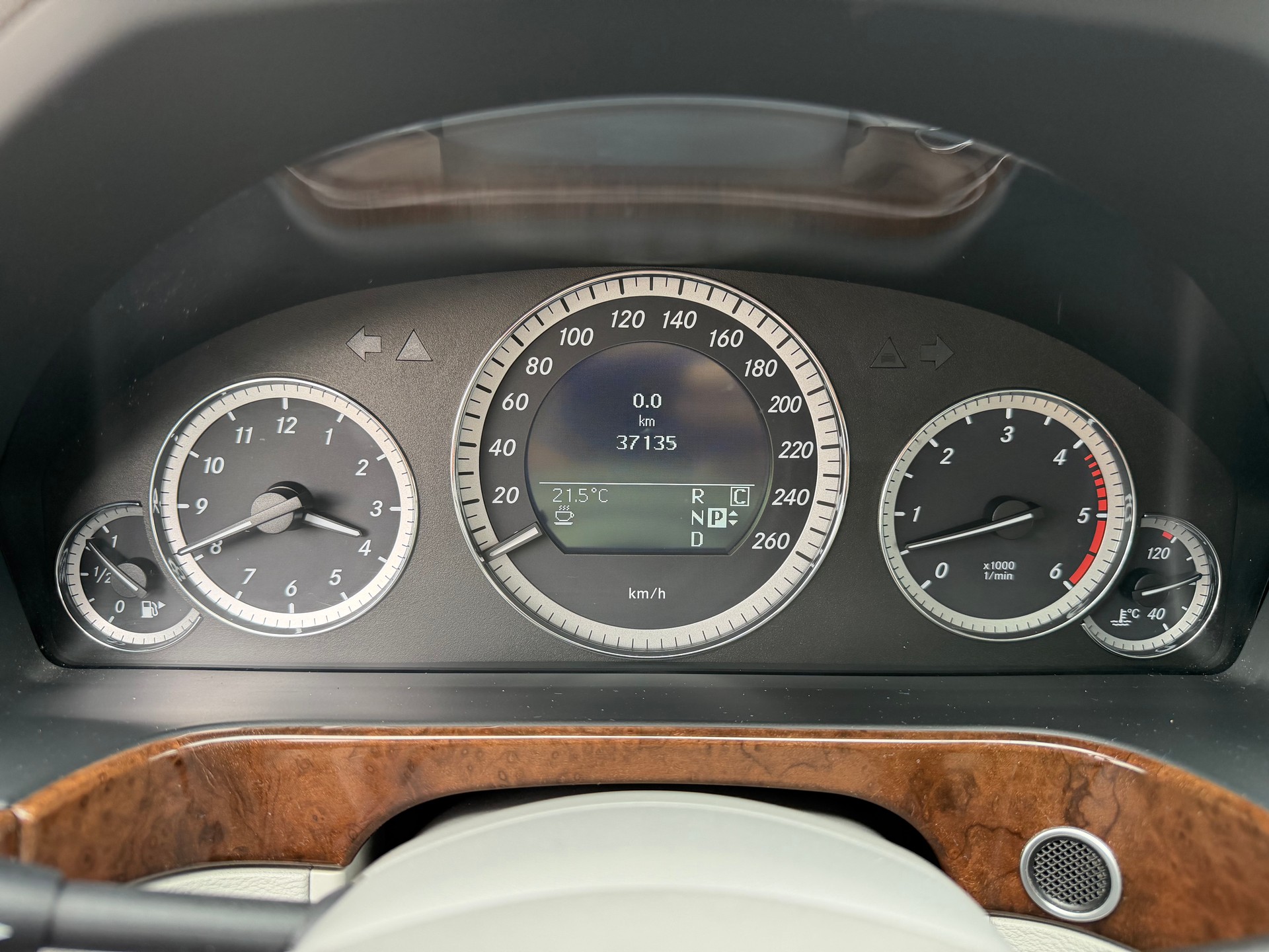 MERCEDES-BENZ E 350 CDI BlueEfficiency Elégance 7G-Tronic-image-27