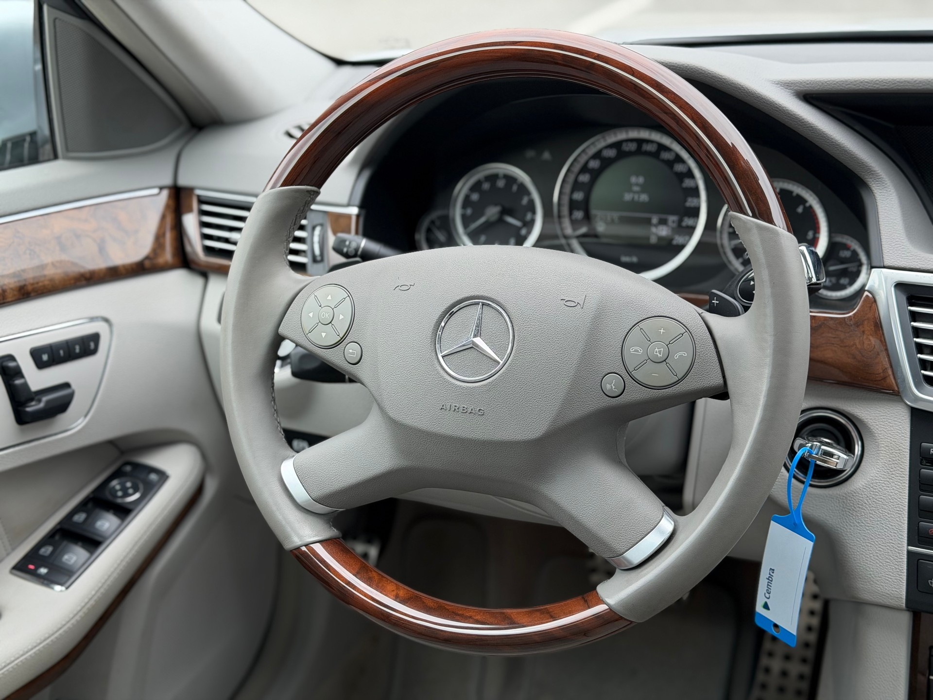 MERCEDES-BENZ E 350 CDI BlueEfficiency Elégance 7G-Tronic-image-19