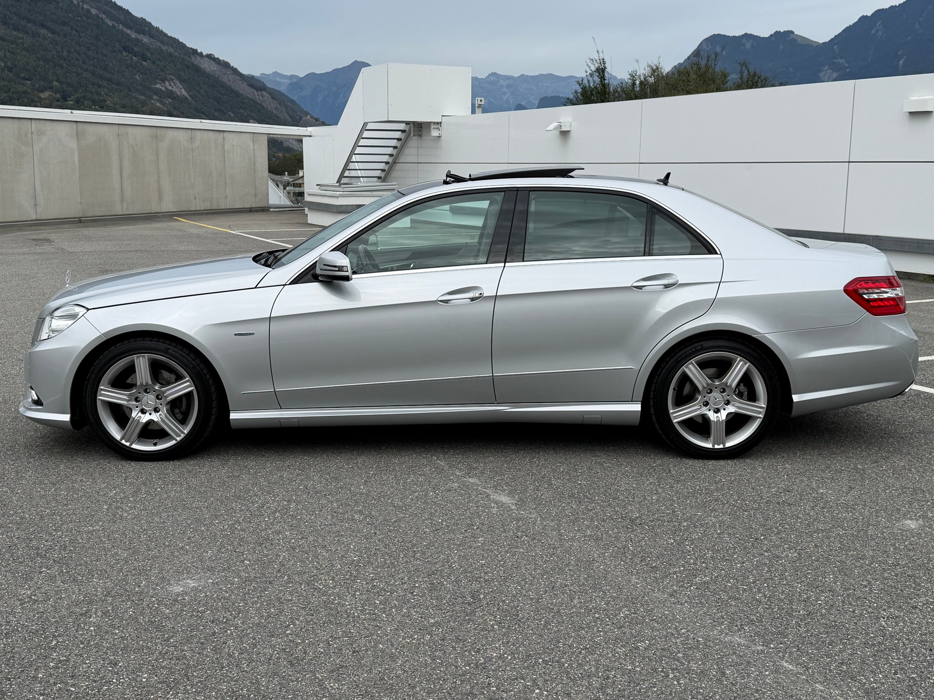 MERCEDES-BENZ E 350 CDI BlueEfficiency Elégance 7G-Tronic-image-2